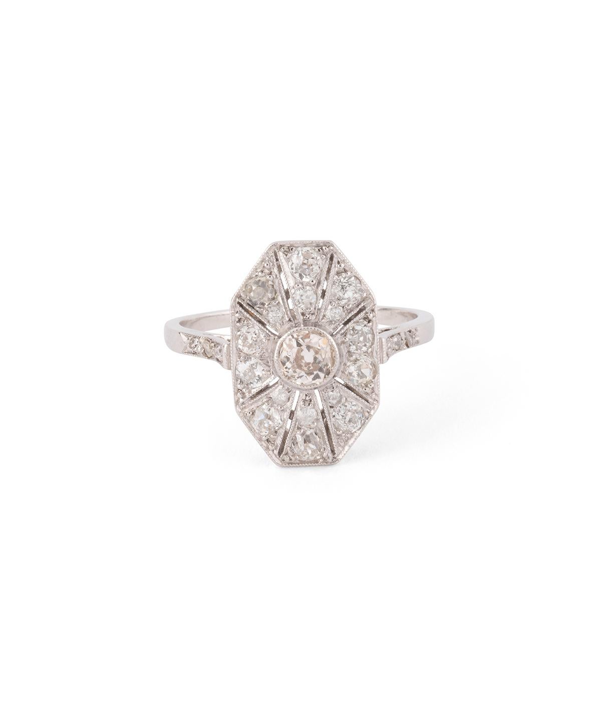 Bague des années 30 en platine et diamants en venta 3