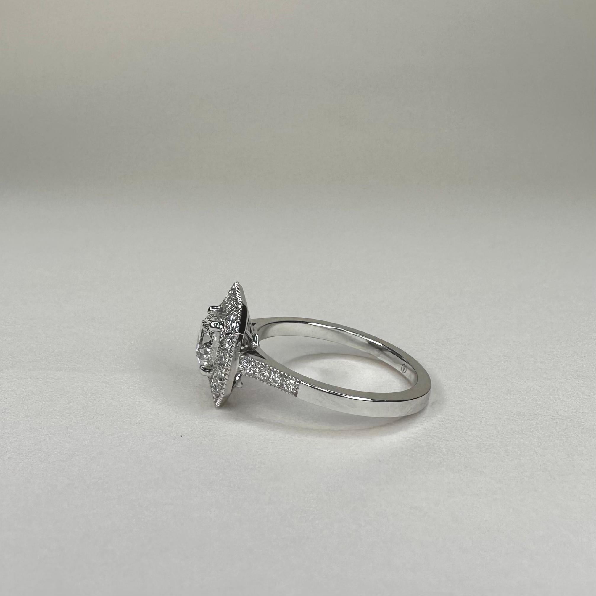 En vente :  Bague en or blanc 18 carats de style Art déco avec diamants taille brillant de 0,8 carat et 0,25 carat 7