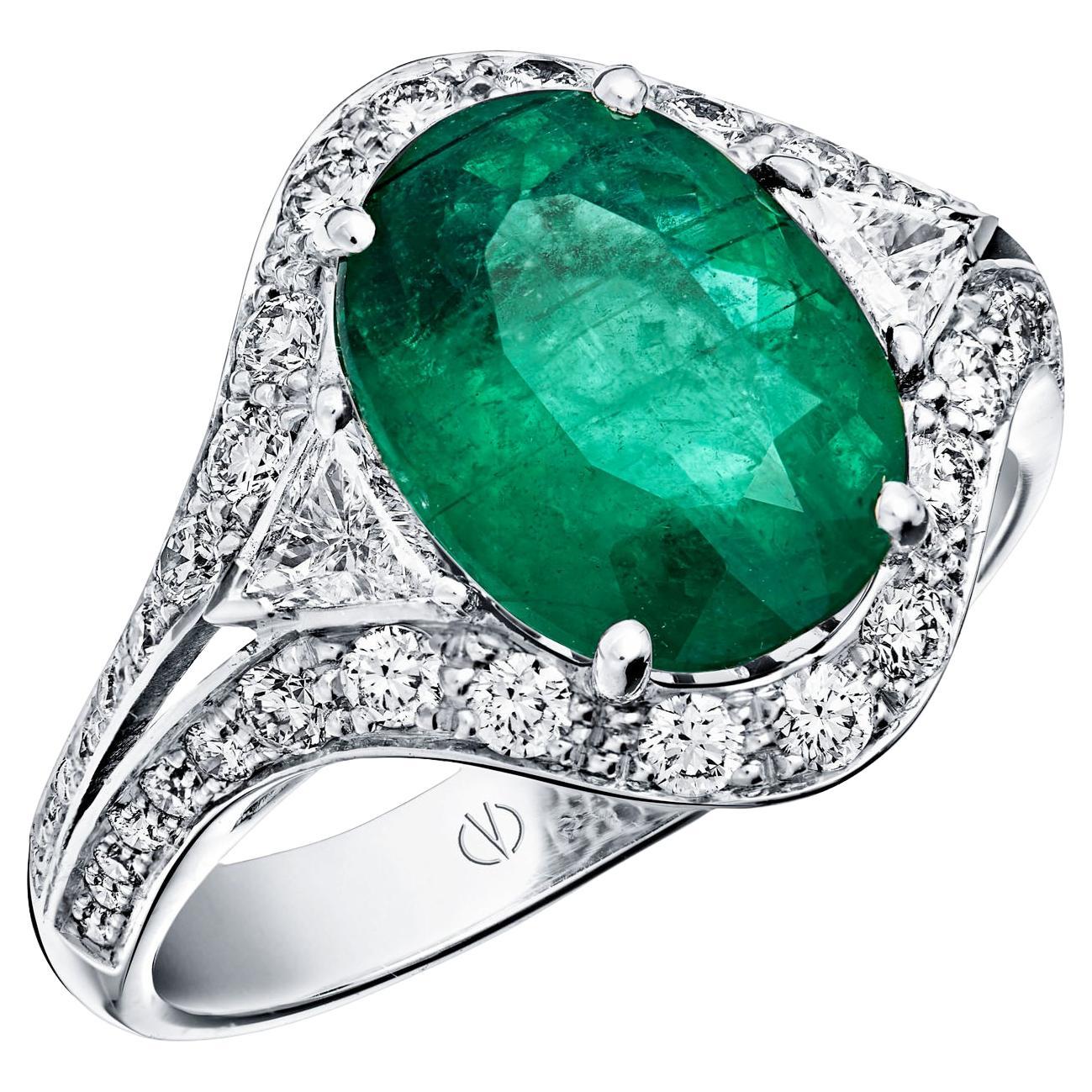 18k White Gold 2.53 Ct Oval Vivid Green Emerald Ring 0.74 Cts of Diamonds