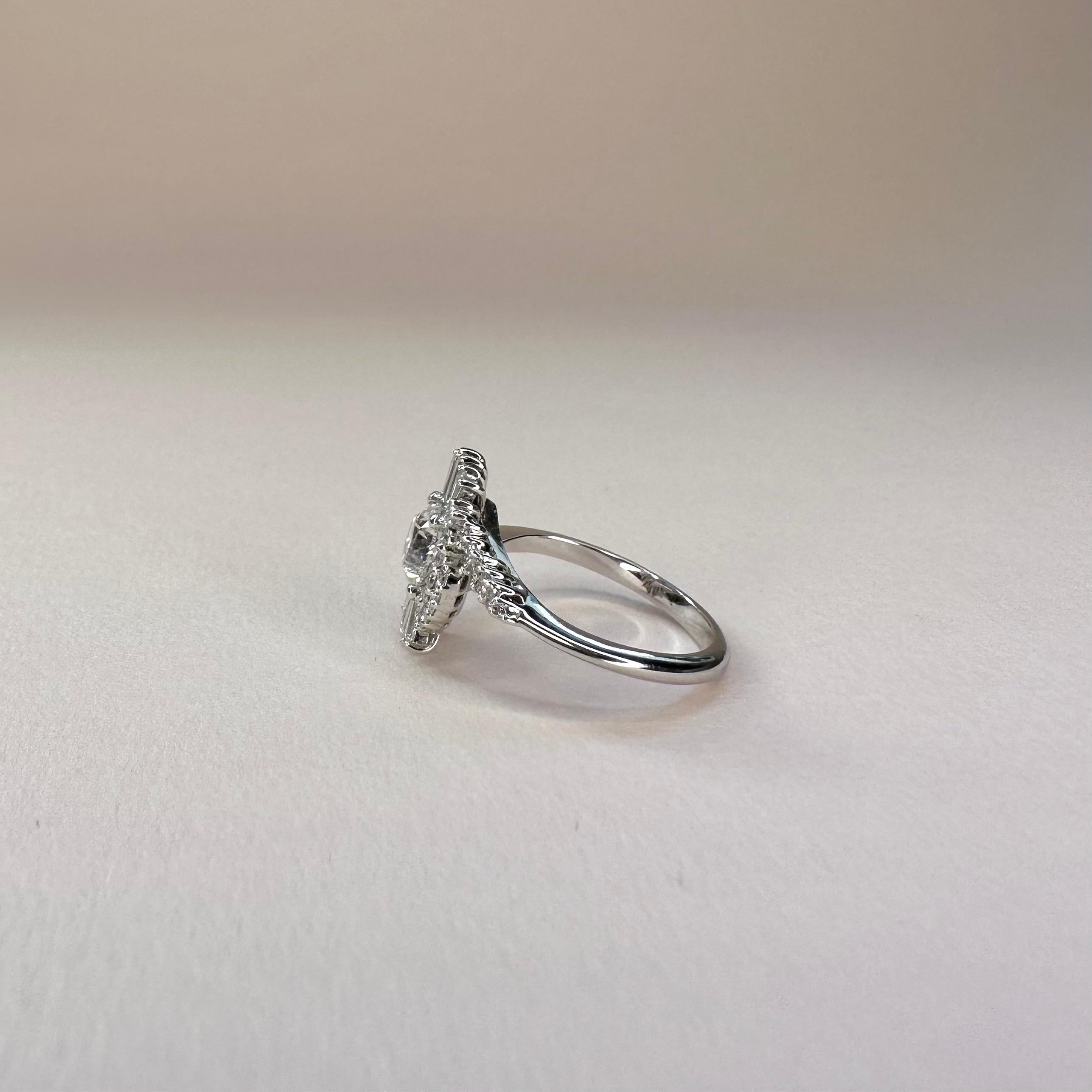 For Sale:  Art Deco Style 18k White Gold 0.90 Ct Diamond Ring Set With Taper Cut Diamonds 7