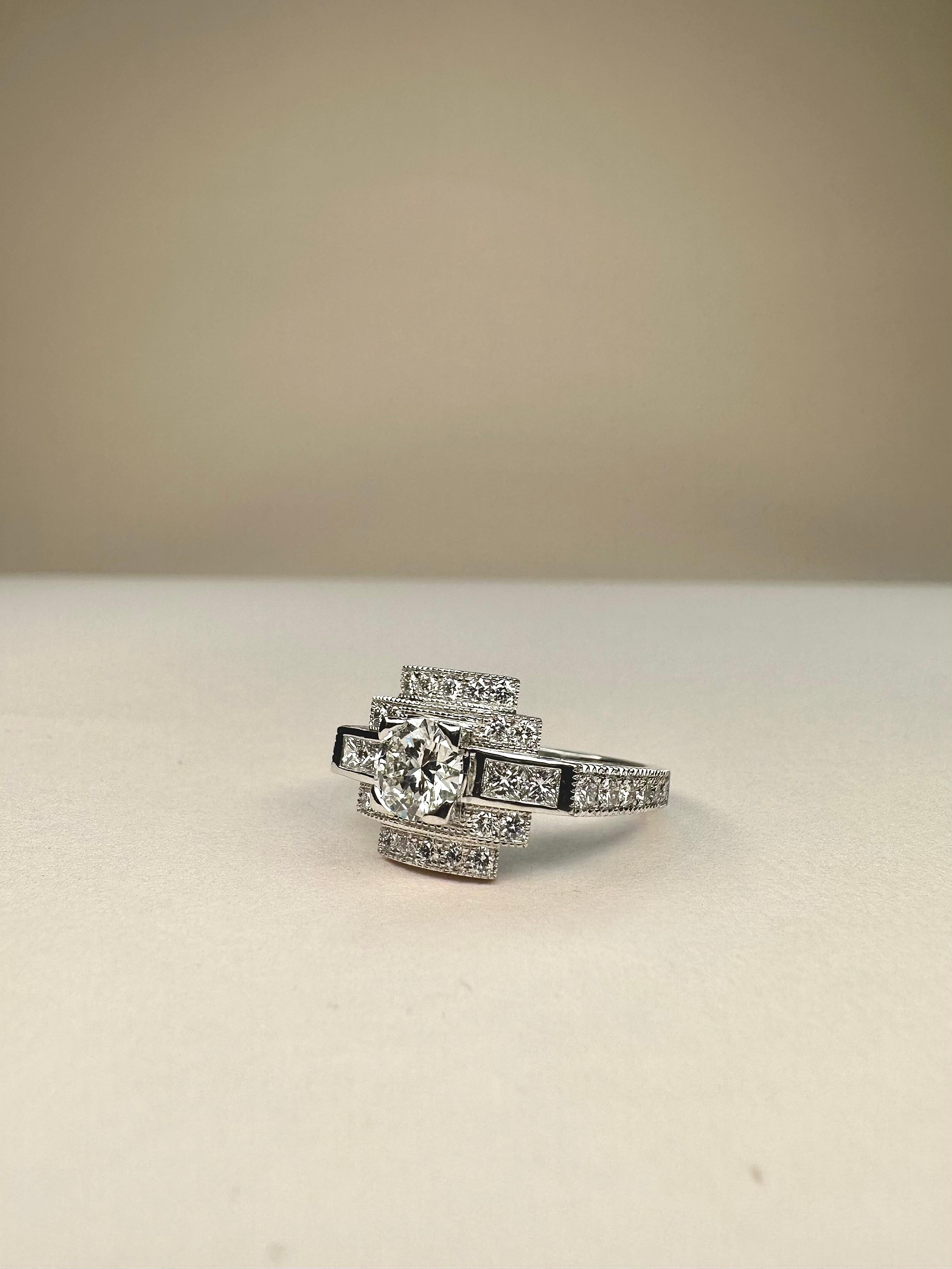 For Sale:  18k White Gold 0.7 Ct Diamond Art Deco Ring set with 0, 65 Cts of Diamonds 3