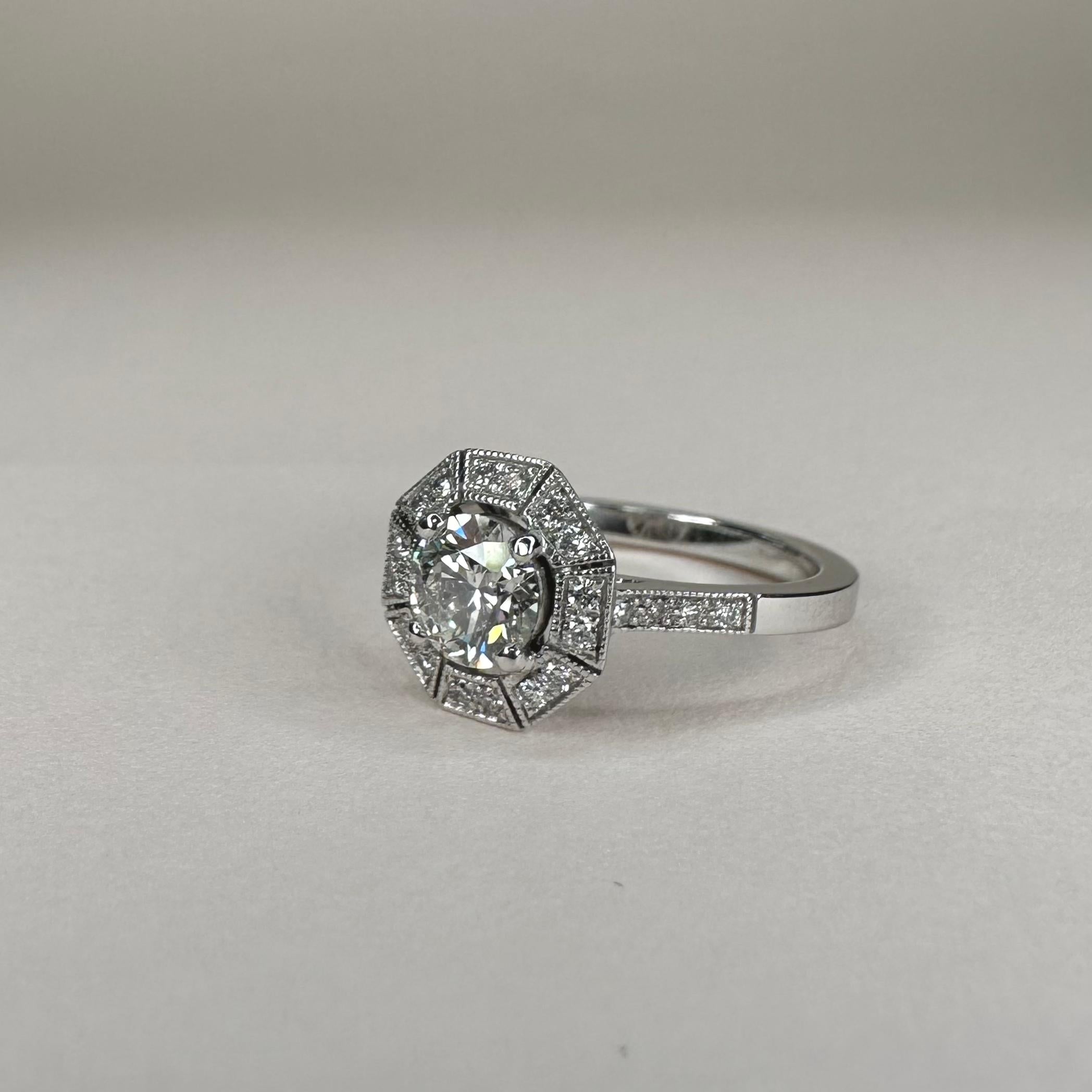 En vente :  Bague en or blanc 18 carats de style Art déco sertie d'un diamant de 0,72 carat et de 0,20 carat 5