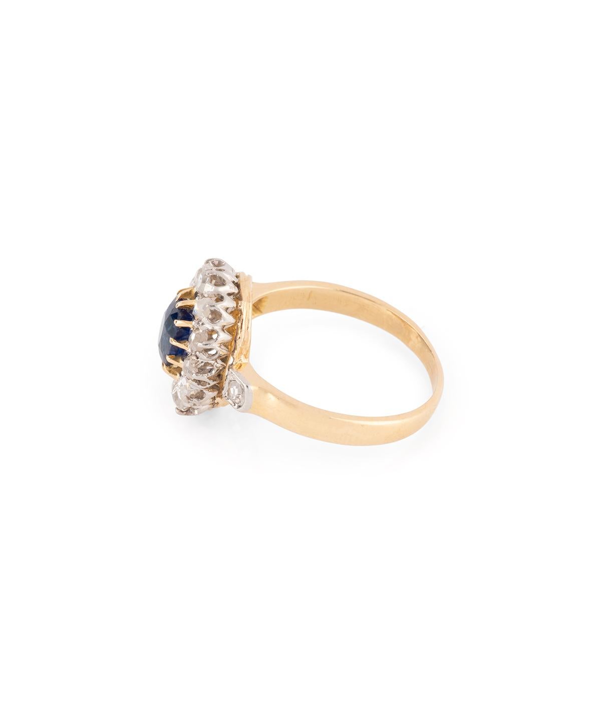 Bagues Marguerite ancienne en saphir et diamants Bon état à PARIS, FR
