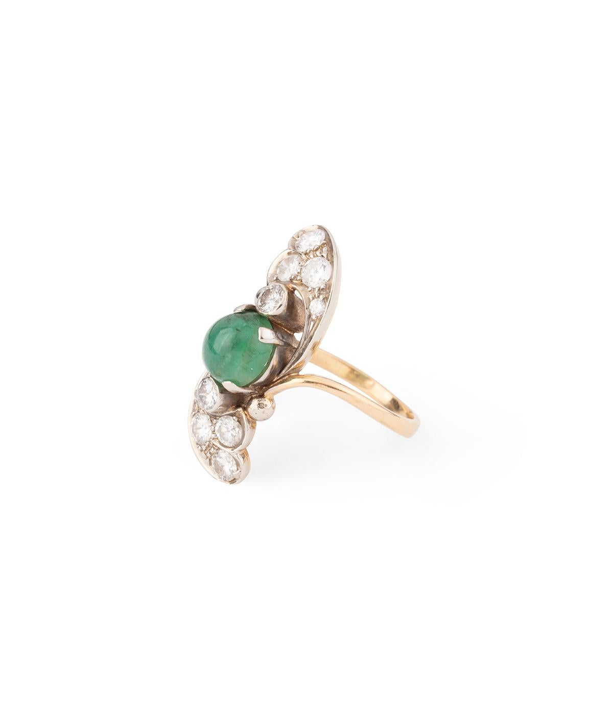 Mixed Cut Bague marquise vintage en émeraude et diamants For Sale