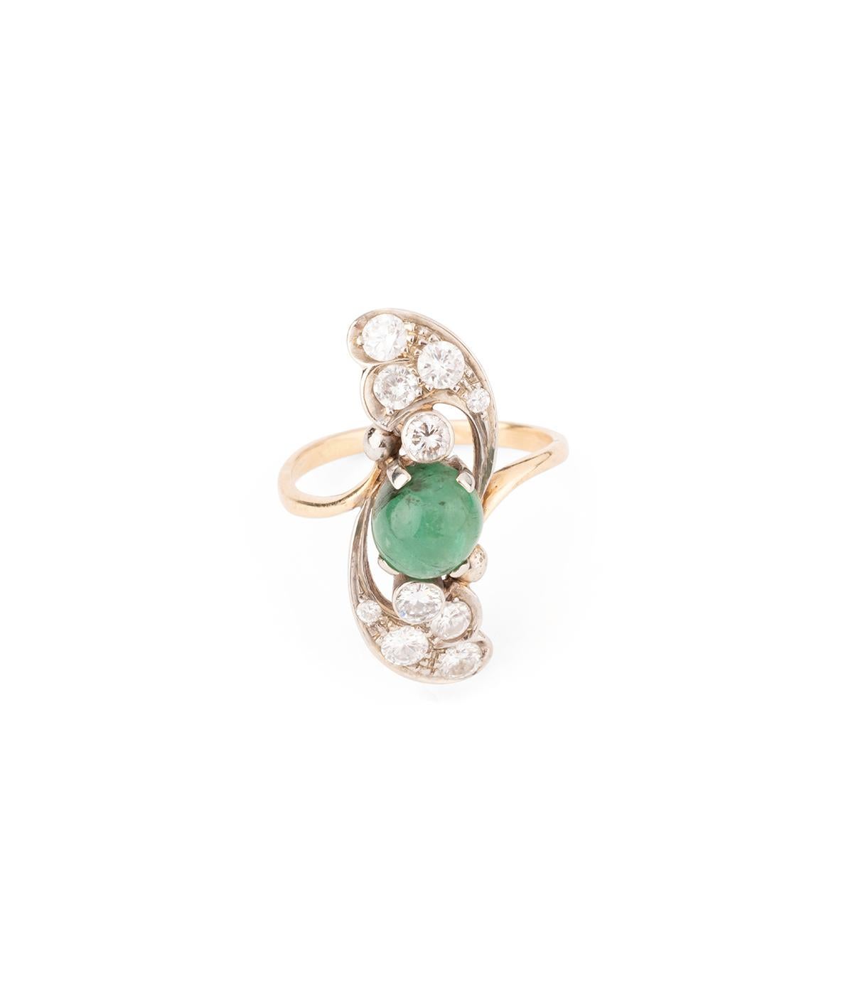Bague marquise vintage en émeraude et diamants For Sale 2