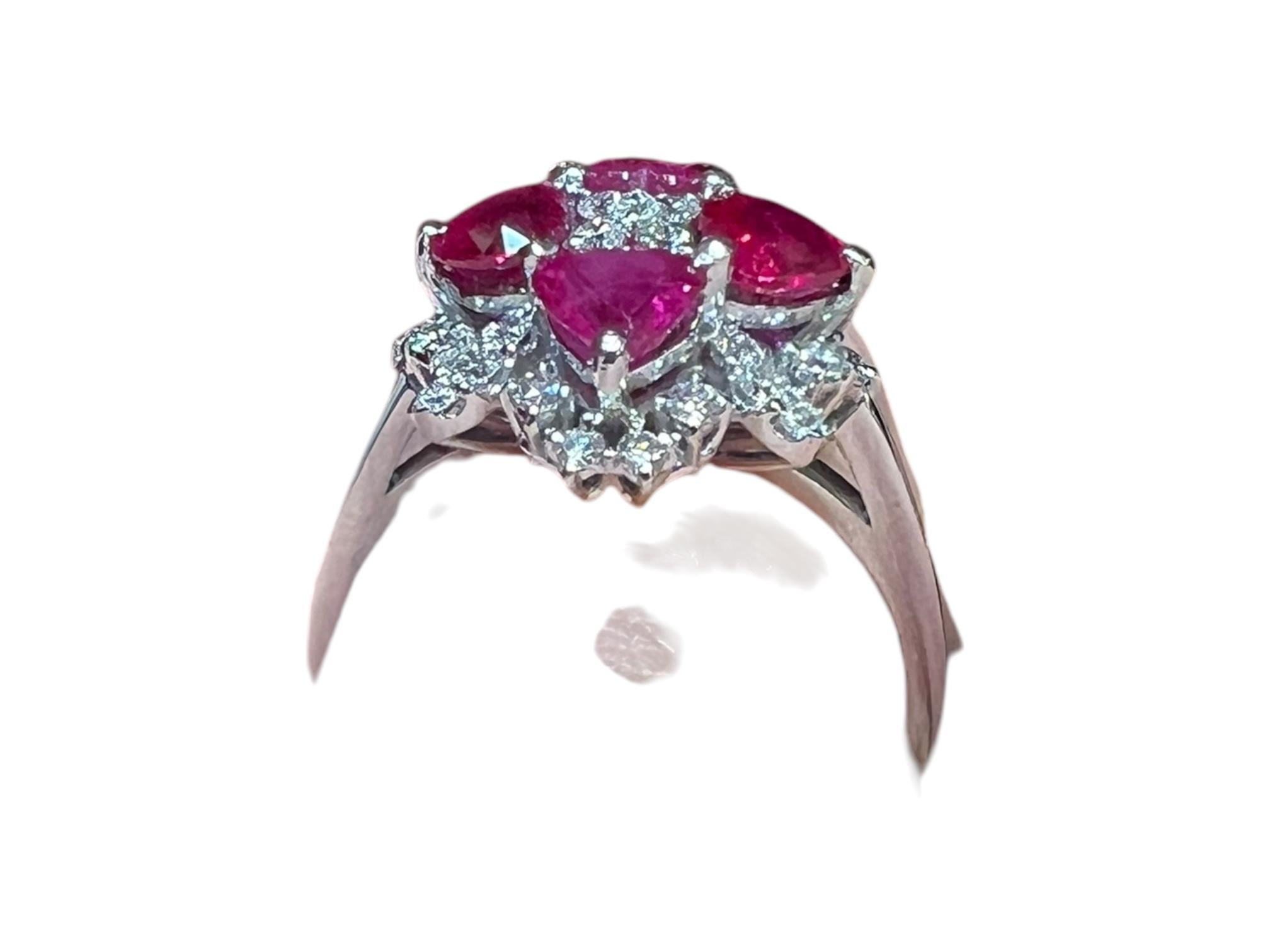 18 carat white gold ring, 4 ruby hearts and diamond paving For Sale 1