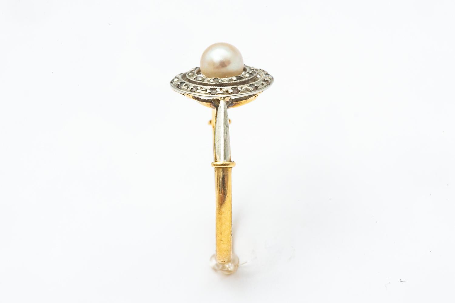 Diamanten Ring mit feinen Perlen aus Gelbgold und Weißgold 18 Karat (Rosenschliff) im Angebot