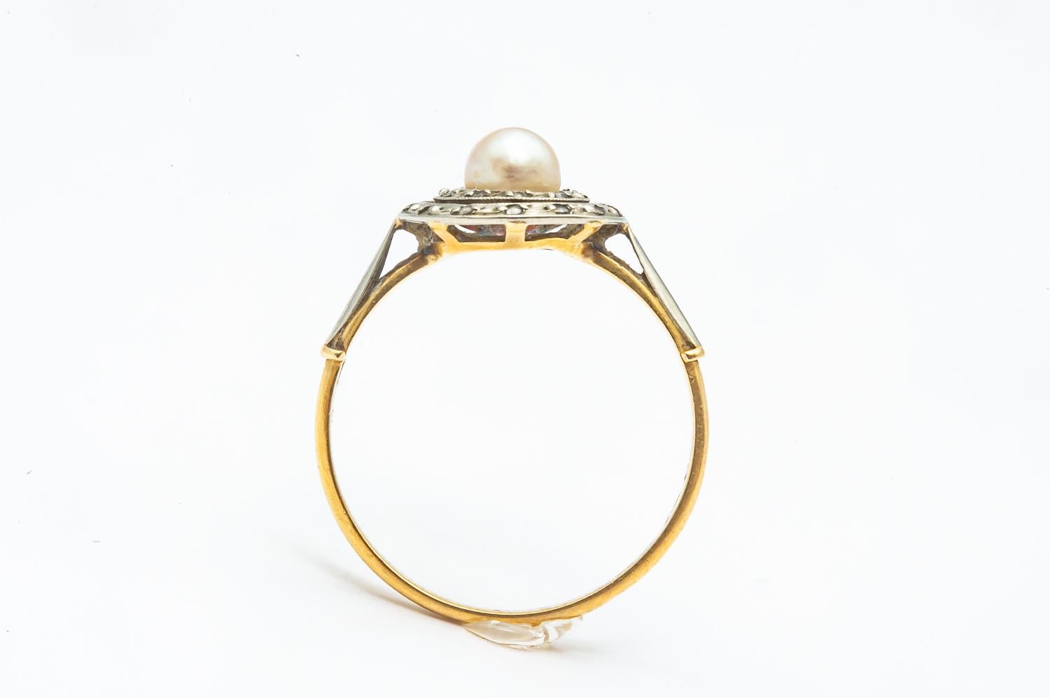 Diamonds Ring Fine Pearls Yellow Gold White Gold 18 Karat In Excellent Condition For Sale In Vannes, FR