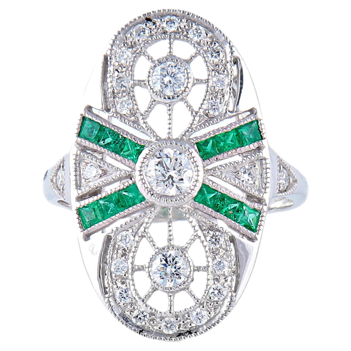 Bague Ovale Marquise En or 18 Carats En Diamants Et Émeraudes, Style Art Deco