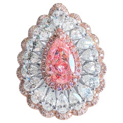 Bague pendentif halo en diamant rose très clair certifié GIA de 1,50 carat