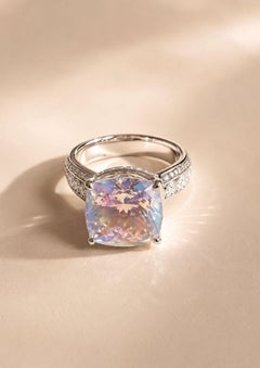 Kat Florence Rainbow Moonstone Ring 12.12ct in 18k Gold, Sri Lanka