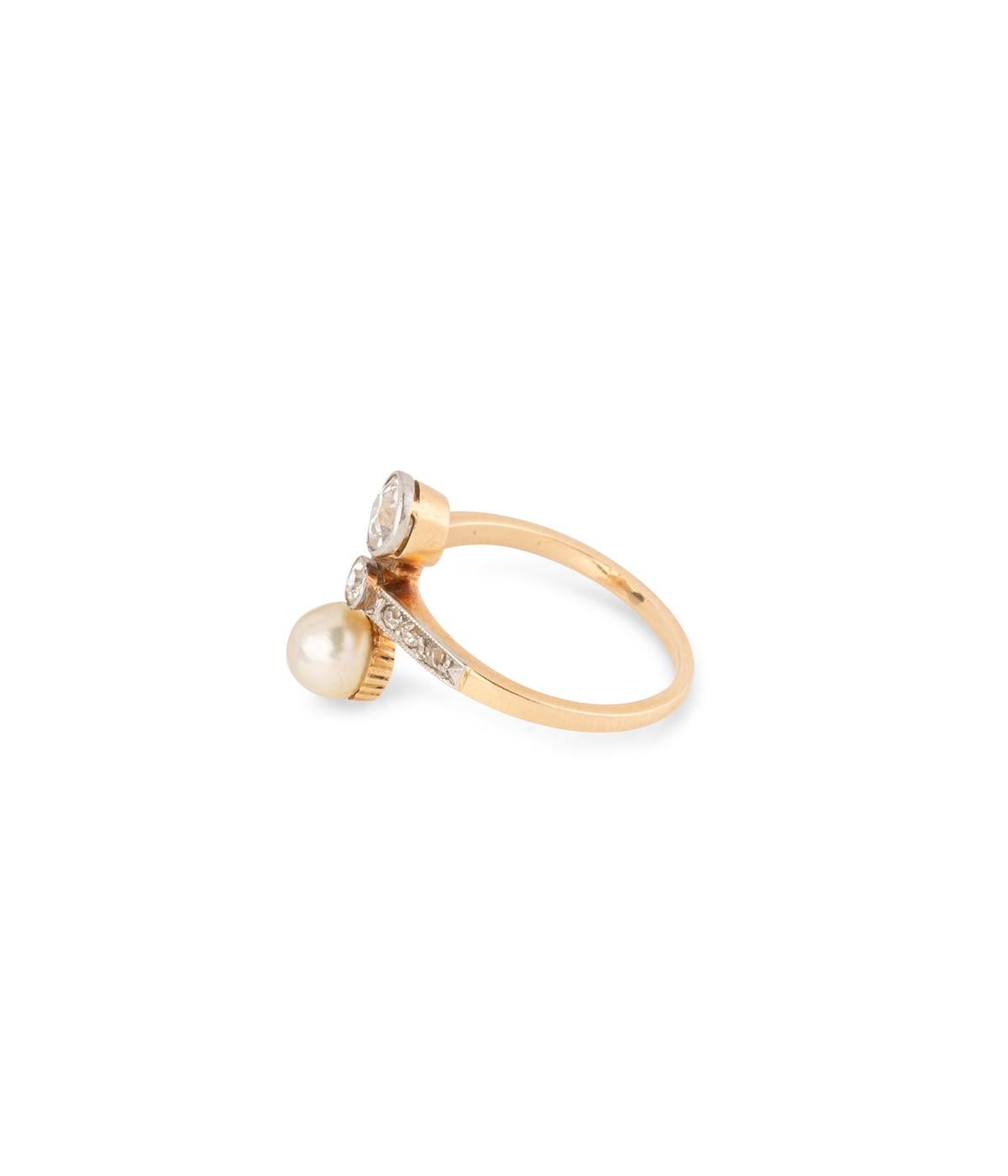 Mixed Cut Bague Toi et Moi en perle et diamant de la fin du 19ème siècle For Sale