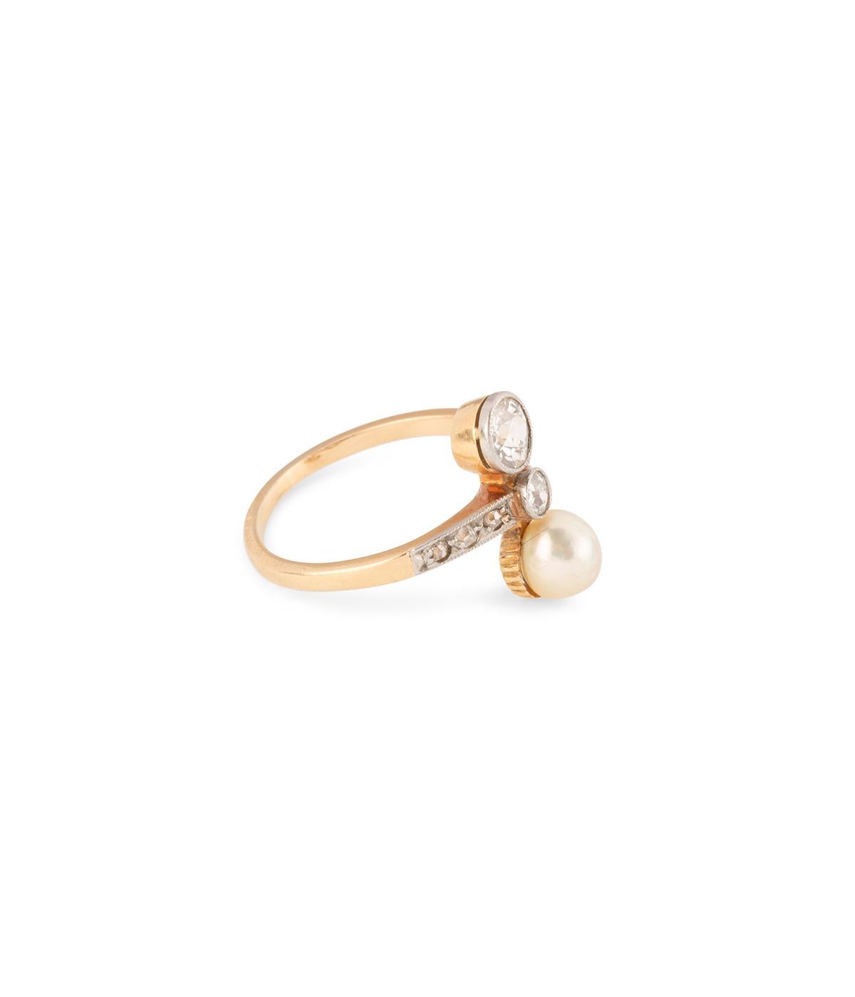 Women's or Men's Bague Toi et Moi en perle et diamant de la fin du 19ème siècle For Sale