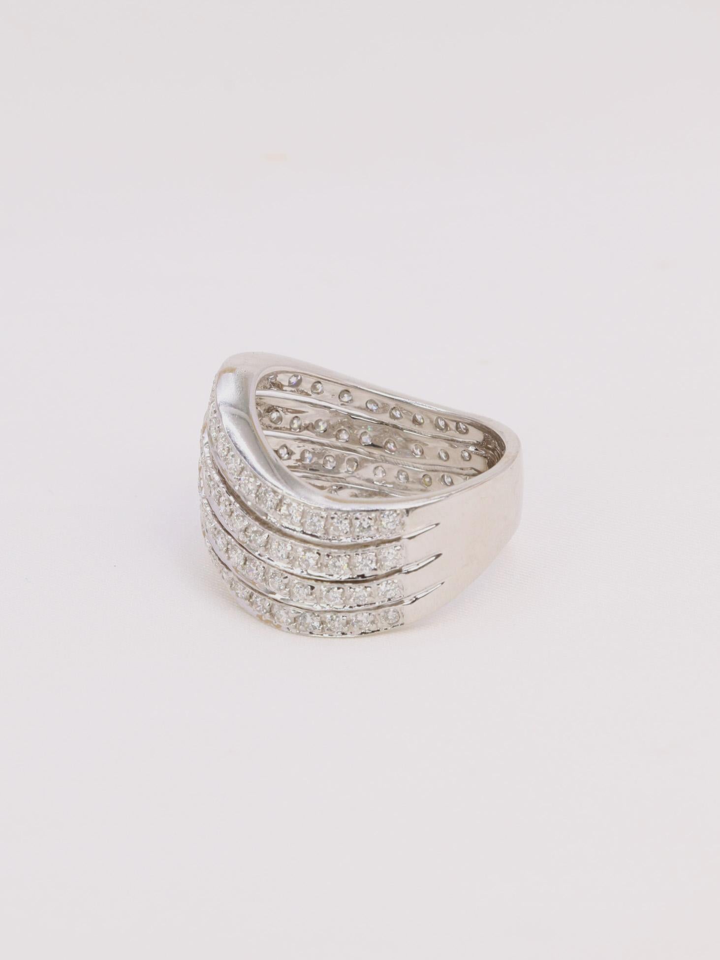 Bague vague vintage en ou blanc et diamants 2,5 carats Bon état - En vente à PARIS, FR