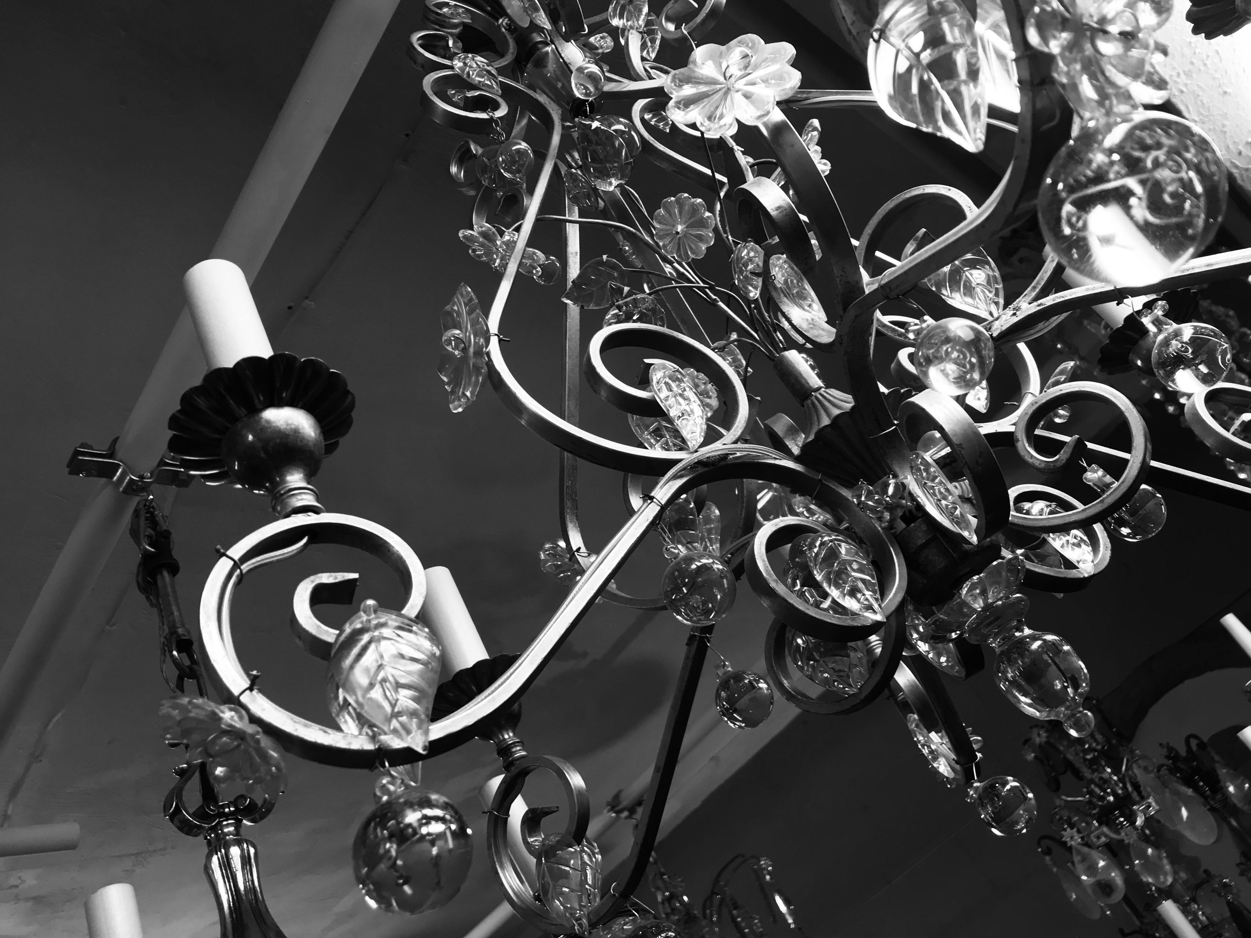 Baguès Style Chandelier with Flowers and Leaves in Glass In Good Condition In London, GB