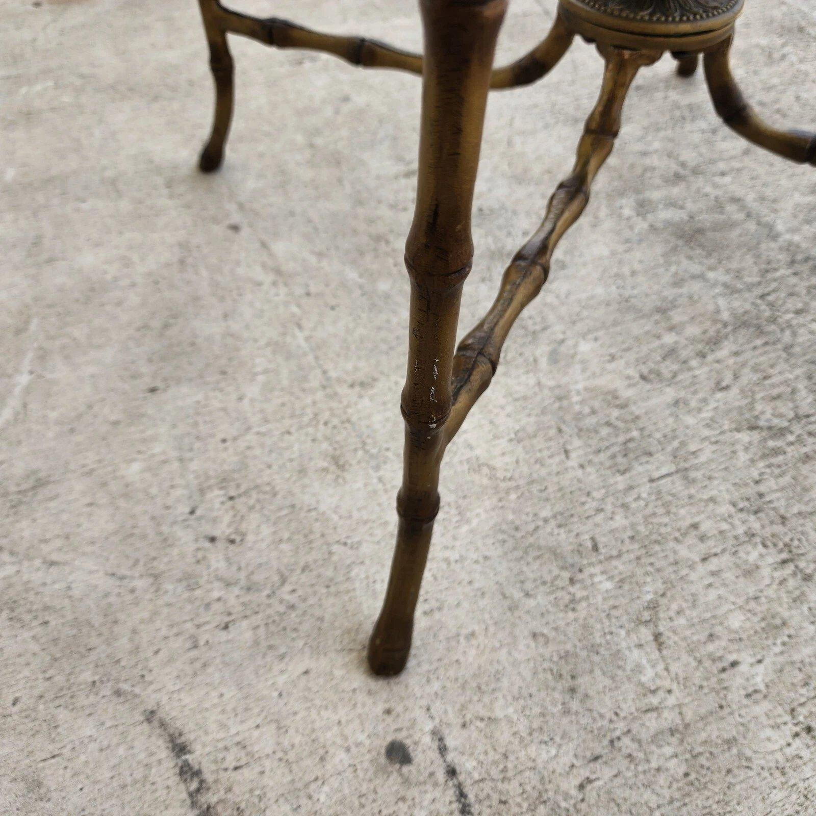 Bagues Stil Faux Bamboo End Tisch 1960s im Angebot 7