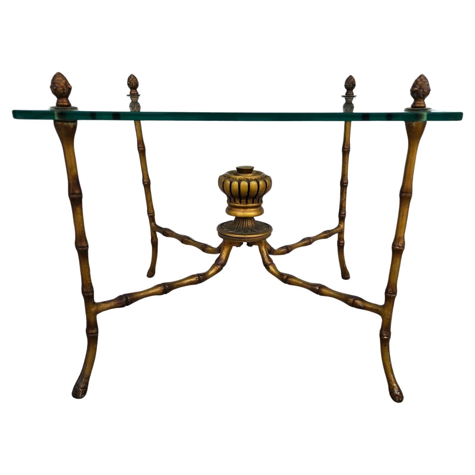 Bagues Stil Faux Bamboo End Tisch 1960s im Angebot