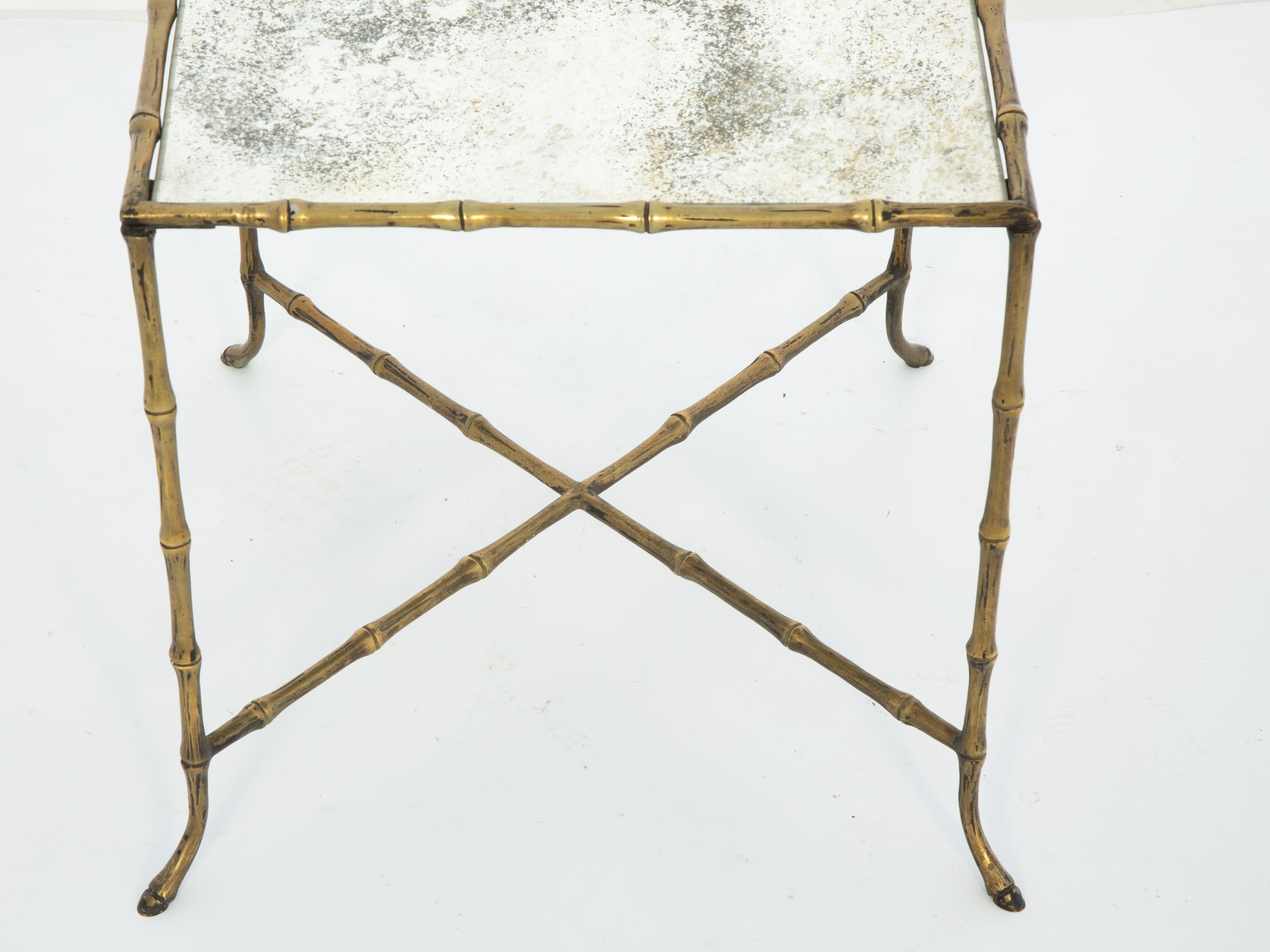 Table en laiton imitation bambou de style Bagues avec plateau miroir Bon état à West Palm Beach, FL