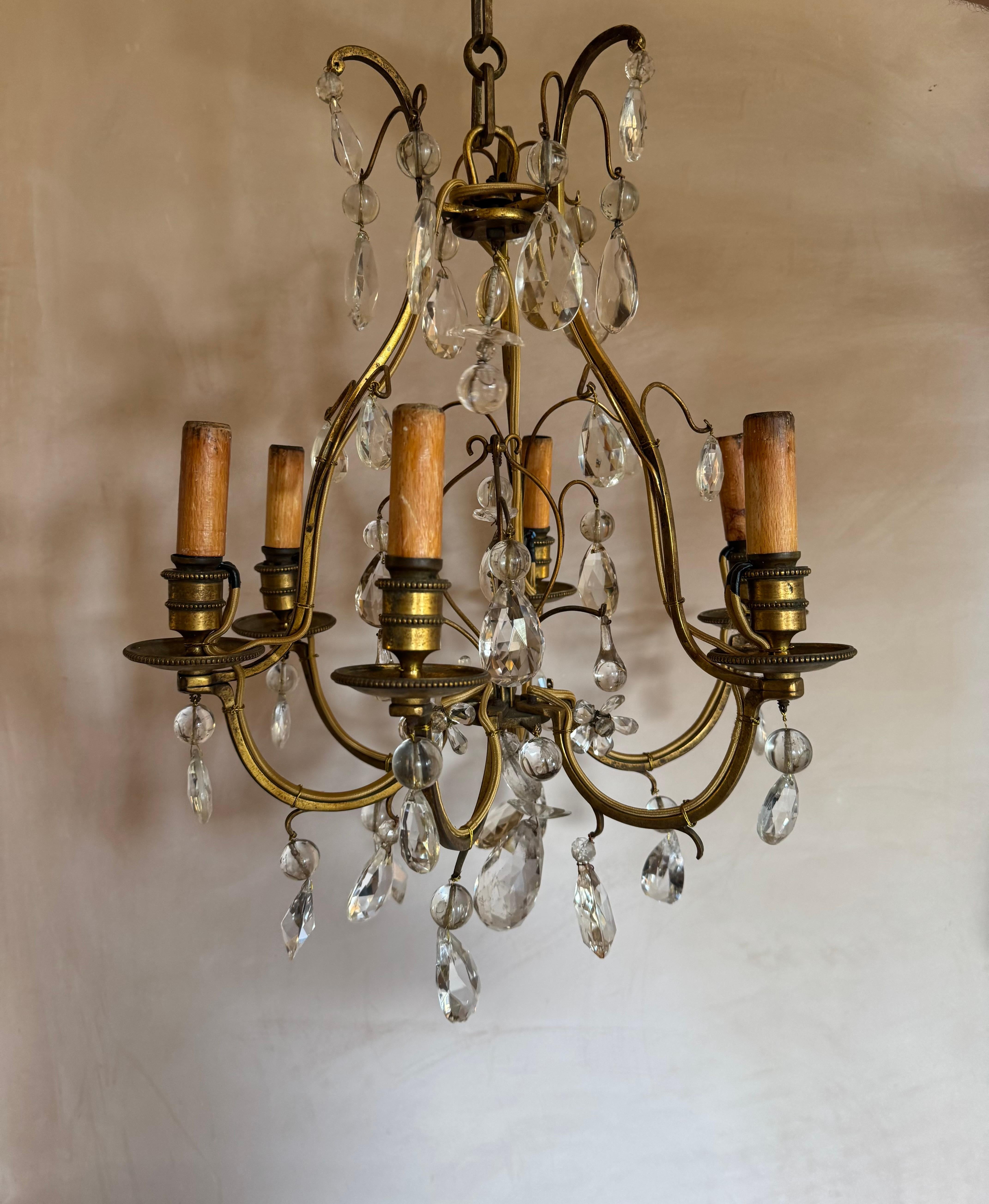 Araña de hierro dorado y cristal Bagues stylé Moderno de mediados de siglo en venta