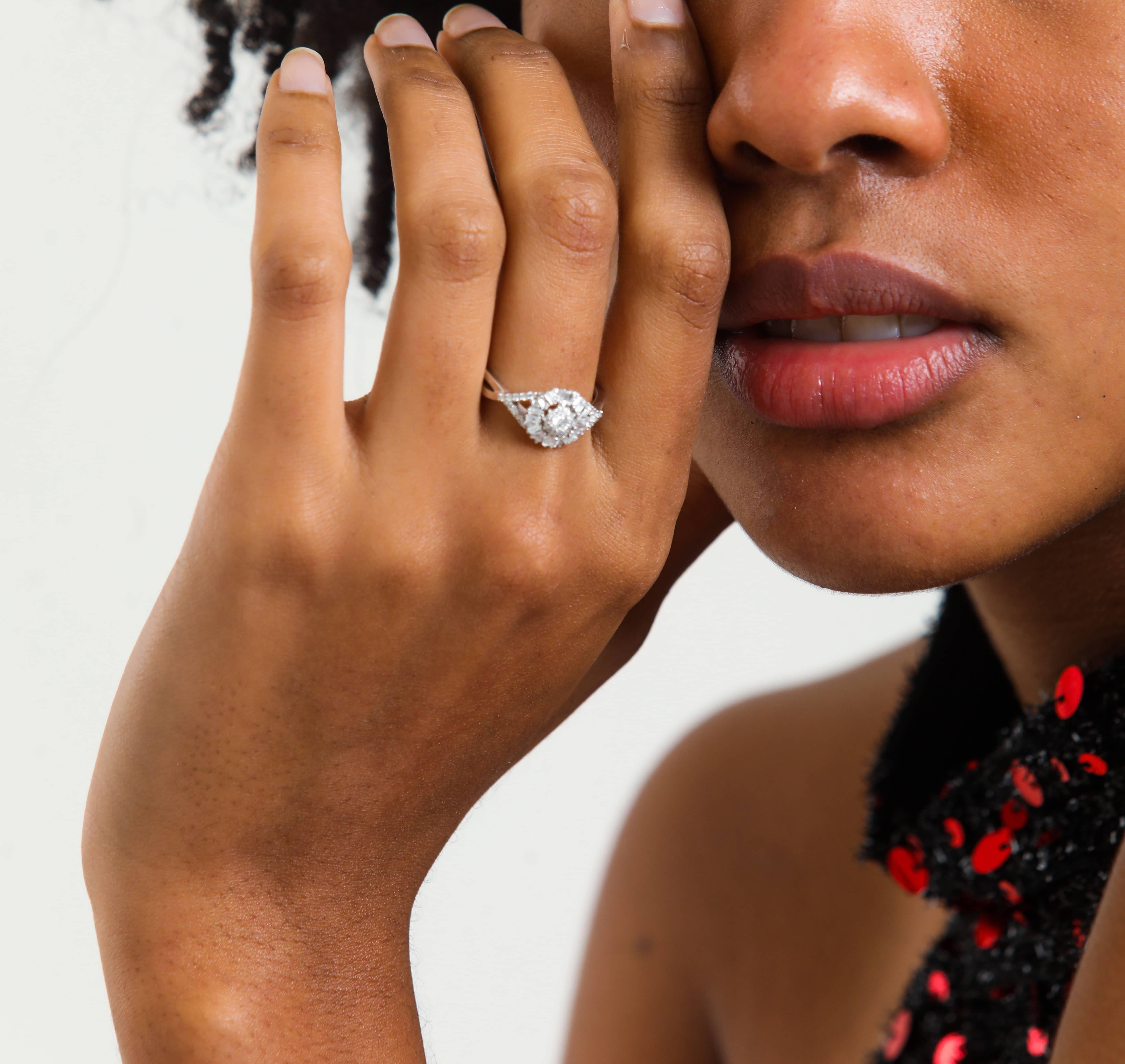 Baguette 0,52 Karat Diamant-Cluster-Ring im Angebot 1