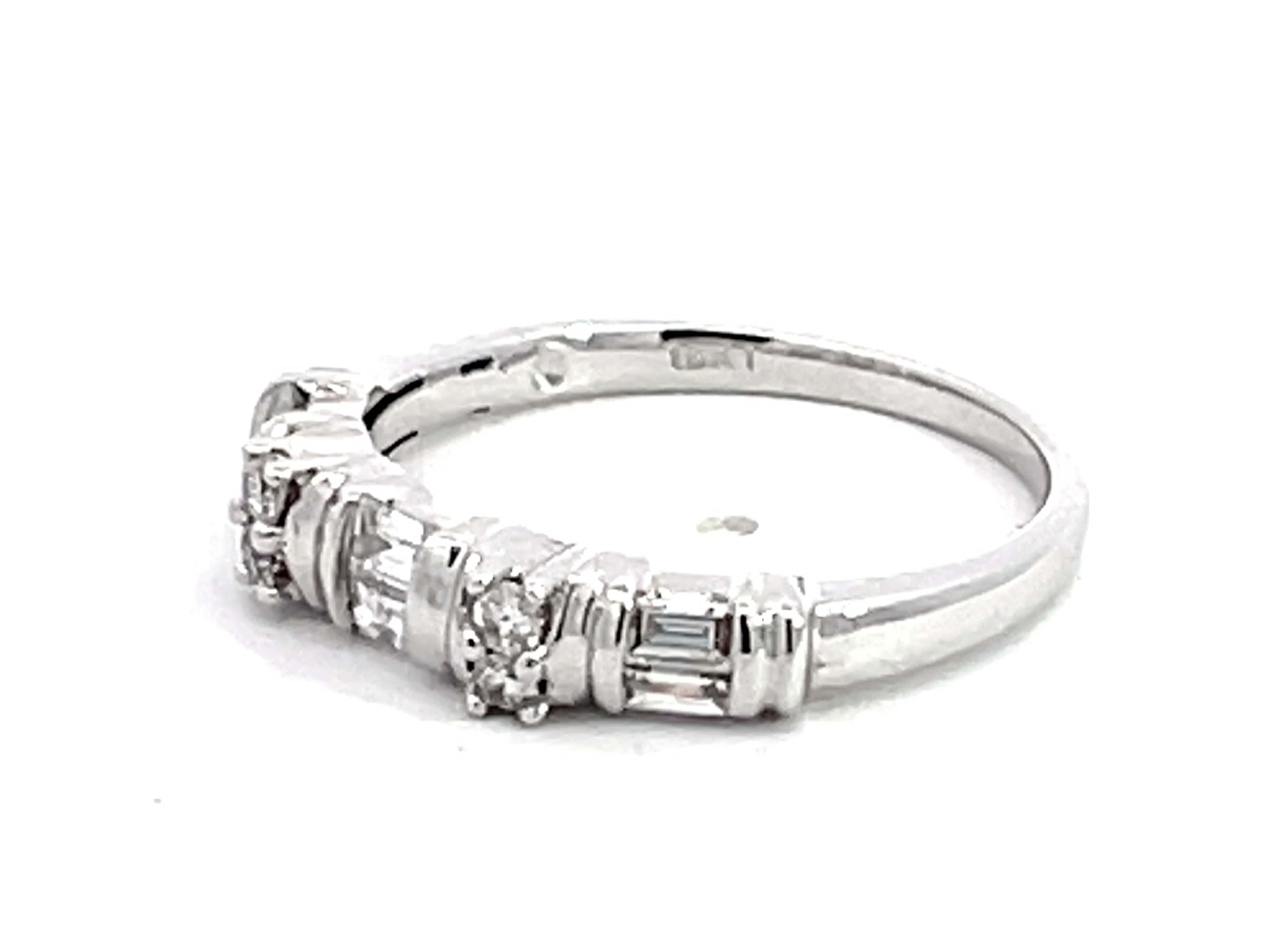 Baguette and Brilliant Cut Diamond Band Ring Solid 18k White Gold In Excellent Condition For Sale In Honolulu, HI