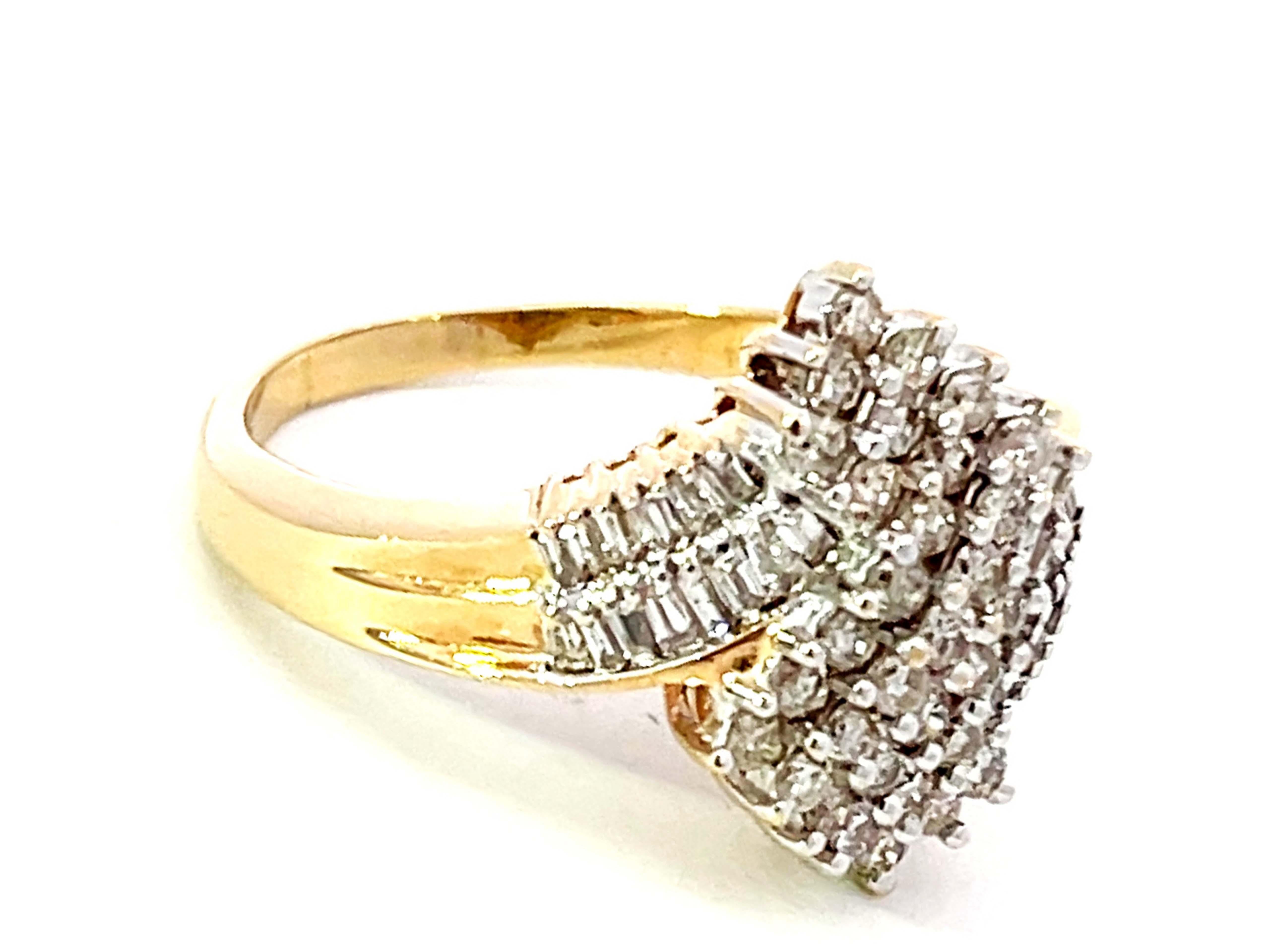 Modern Baguette and Brilliant Cut Diamond Twist Ring in 14K Yellow Gold For Sale