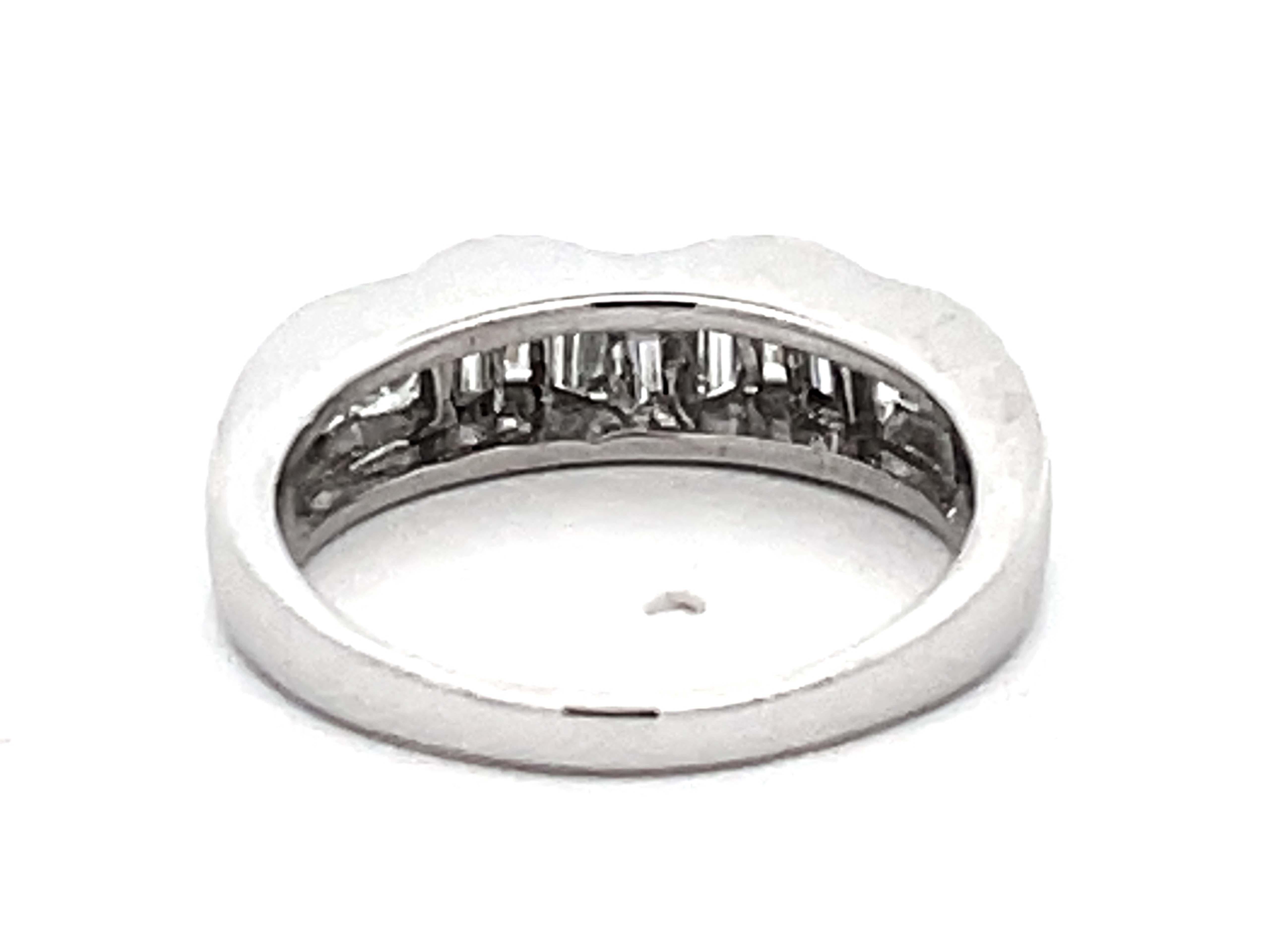 Baguette and Brilliant Diamond Band Ring 18k White Gold For Sale 1