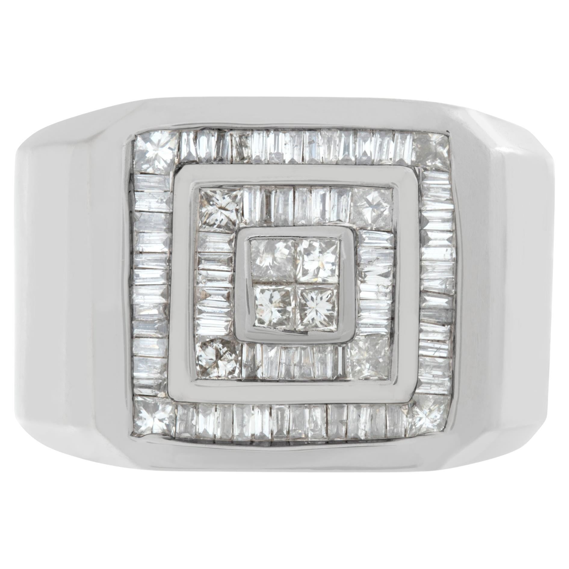 Baguette and princess cut diamond ring in white gold For Sale