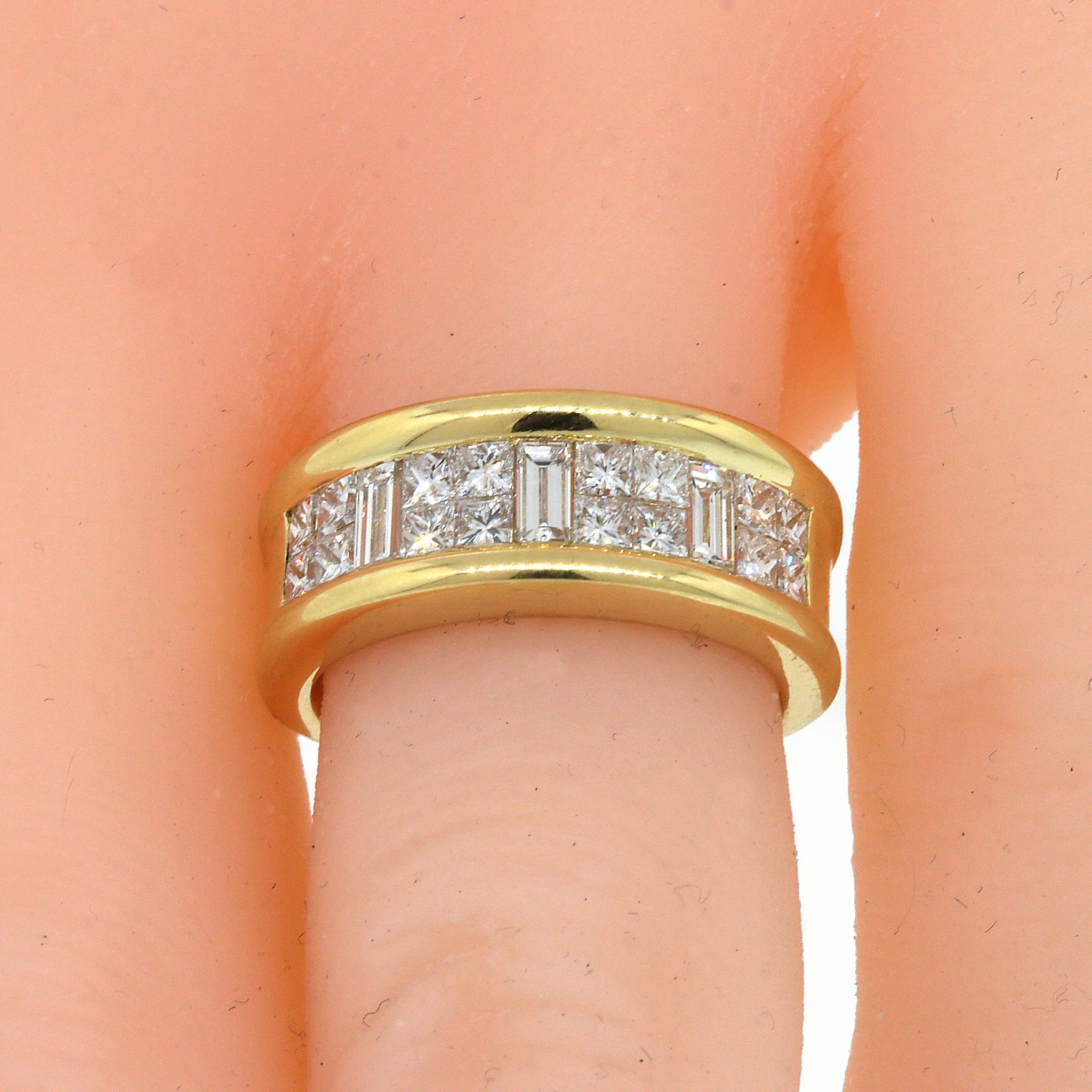 18 kt Yellow Gold
Diamond: 1.00 ct twd
Ring Size: 5
Total Weight: 