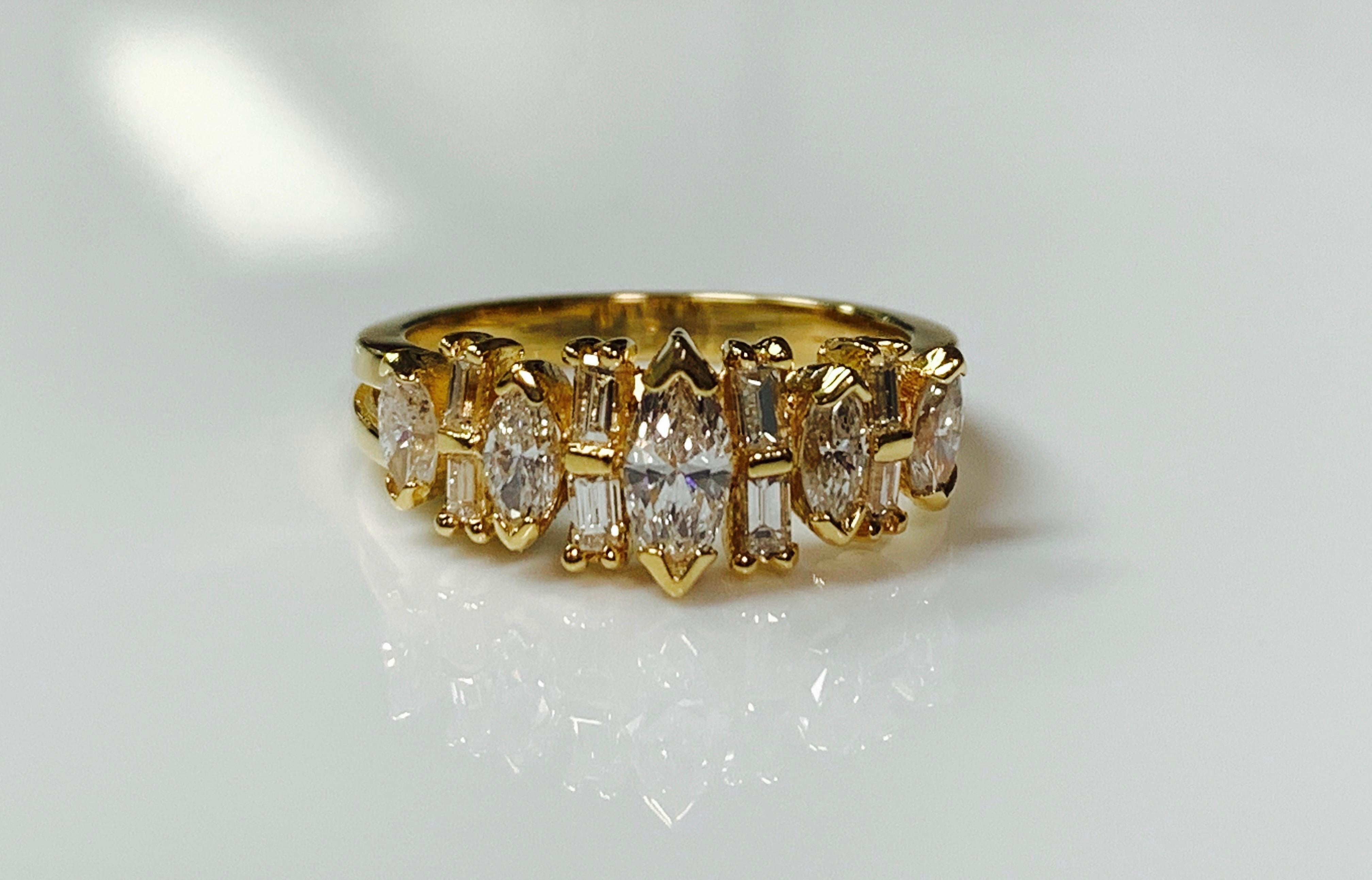 Contemporary Baguette and Round Brilliant Diamond Ring in 14 Karat Yellow Gold For Sale