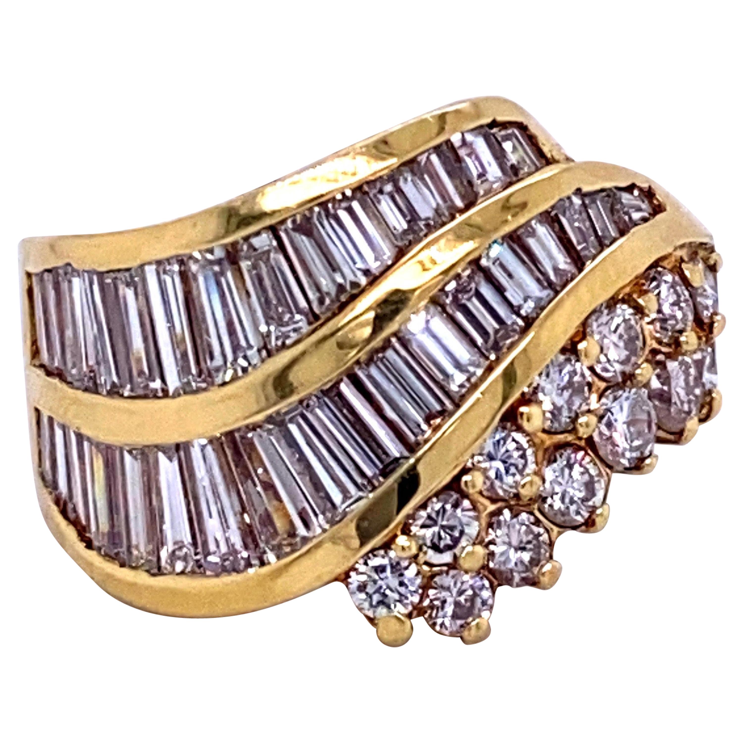 Baguette and Round Brilliant Swirl Ring 2.97 Carat 18 Karat Yellow Gold For Sale