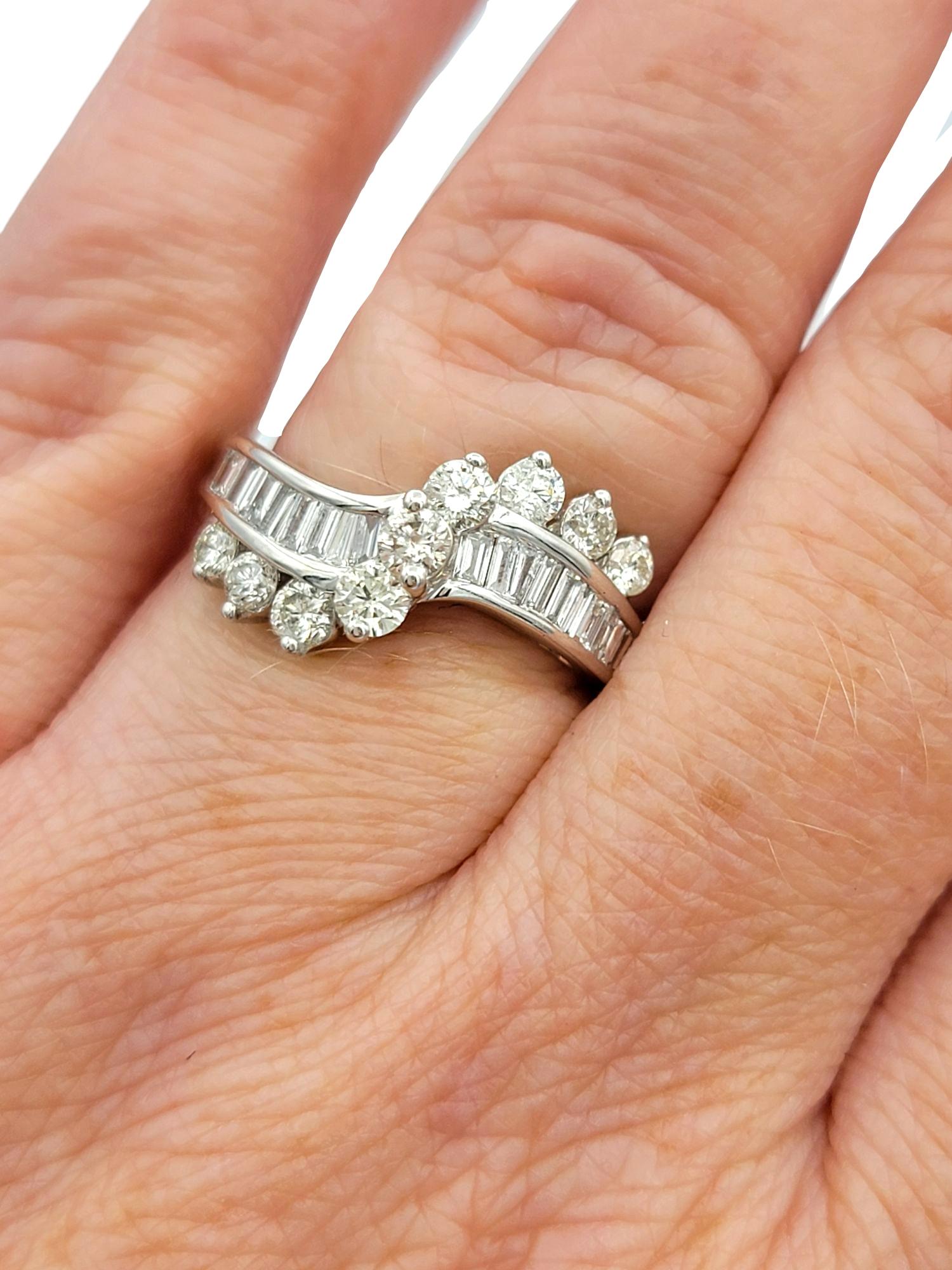 Baguette and Round Cut Diamond Wave Band Ring in Polished 14 Karat White Gold en venta 3