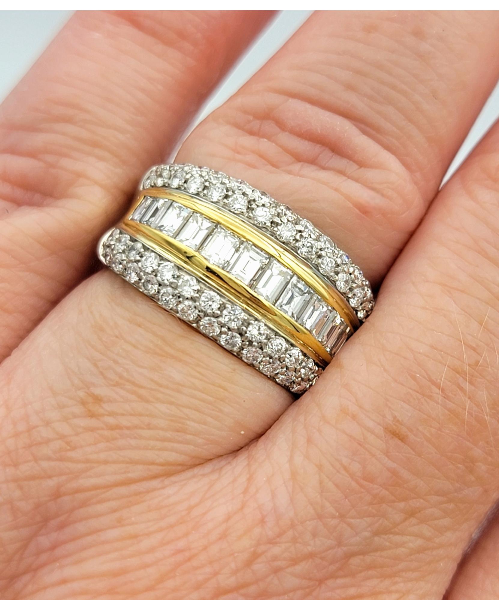 Bague à plusieurs rangées de diamants baguettes et ronds en or jaune 14 carats et platine en vente 2