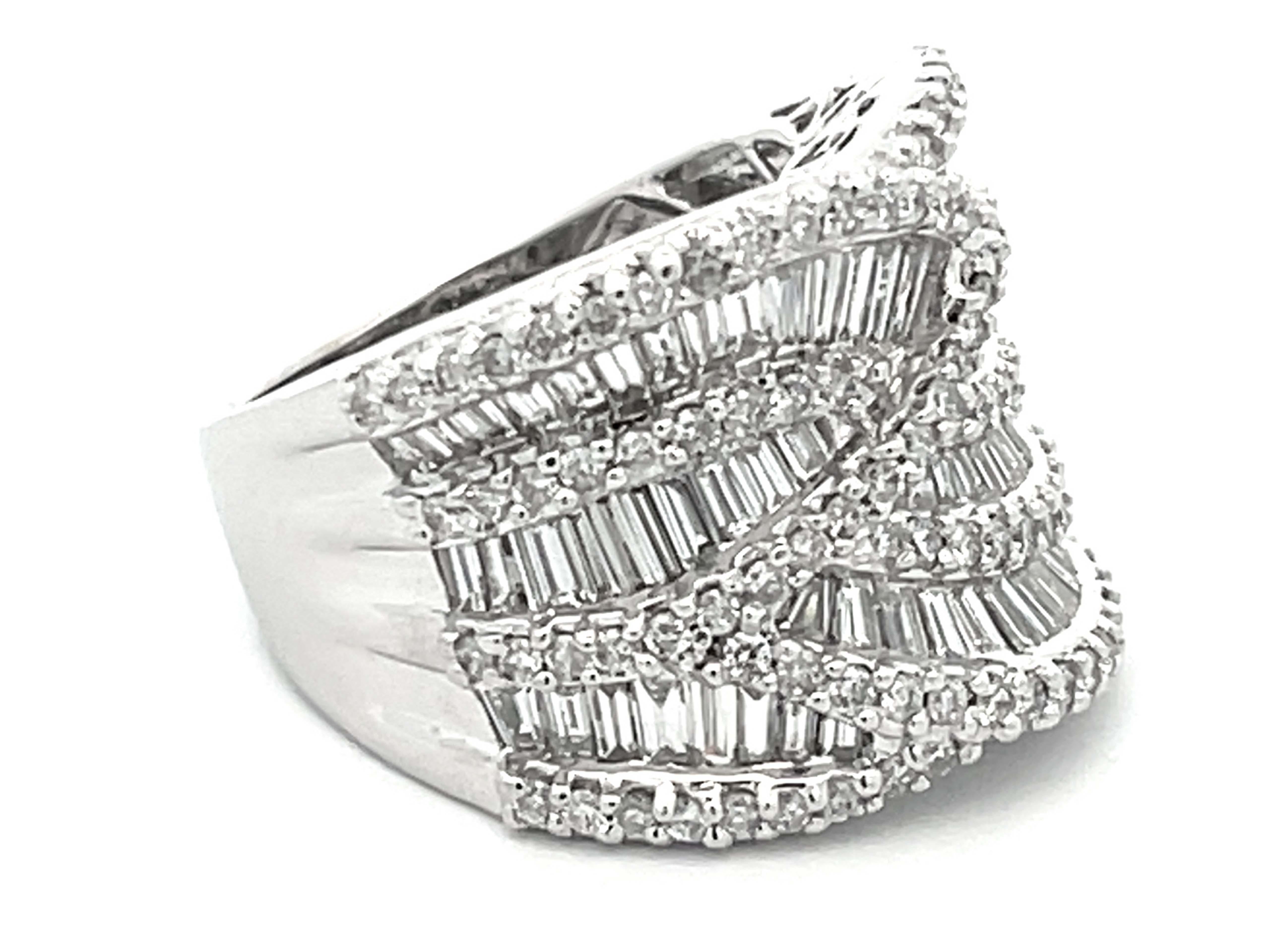 Brilliant Cut Baguette and Round Diamond Saddle Criss Cross Ring in 18k White Gold For Sale