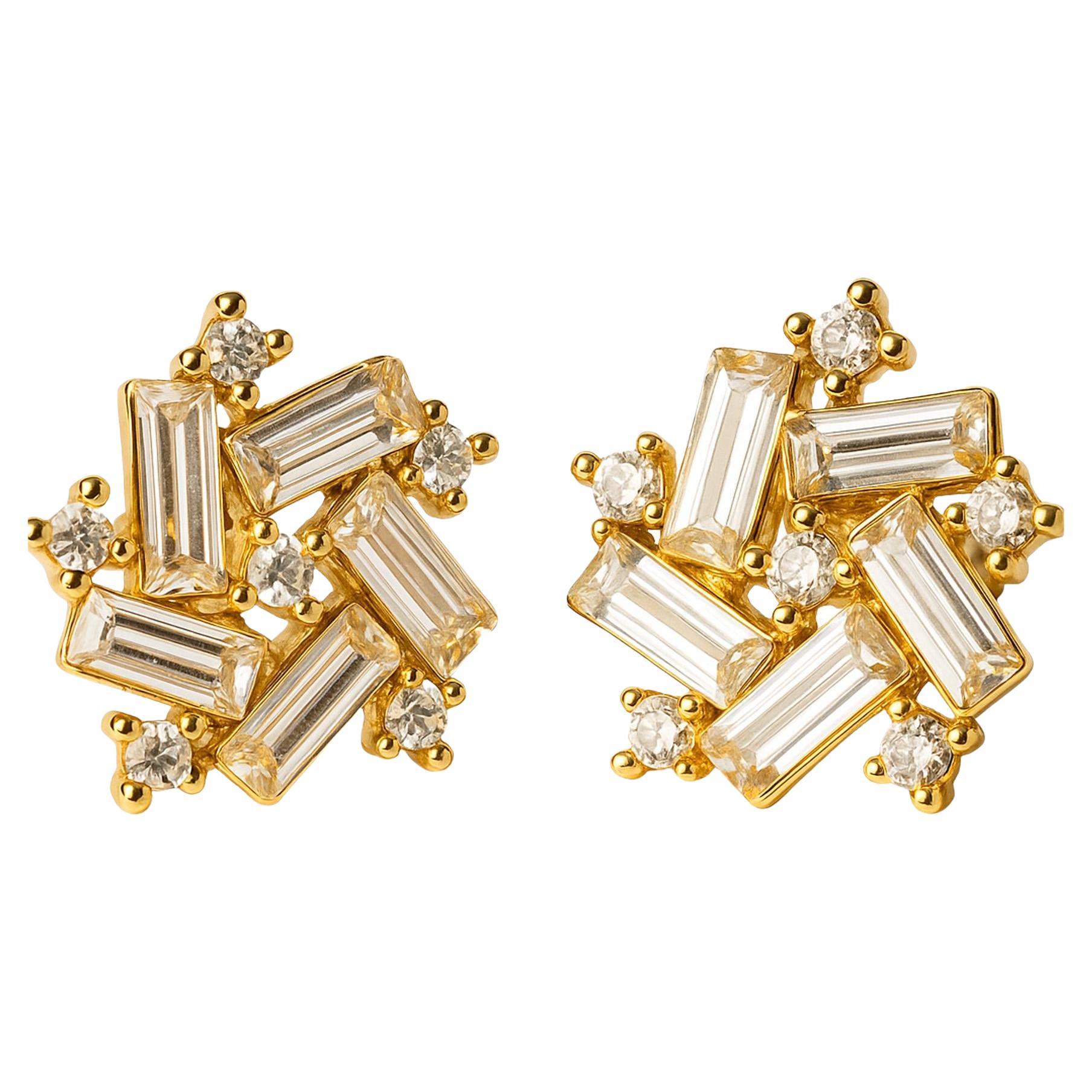 Baguette and round moissanite 14 gold earrings studs. in vendita