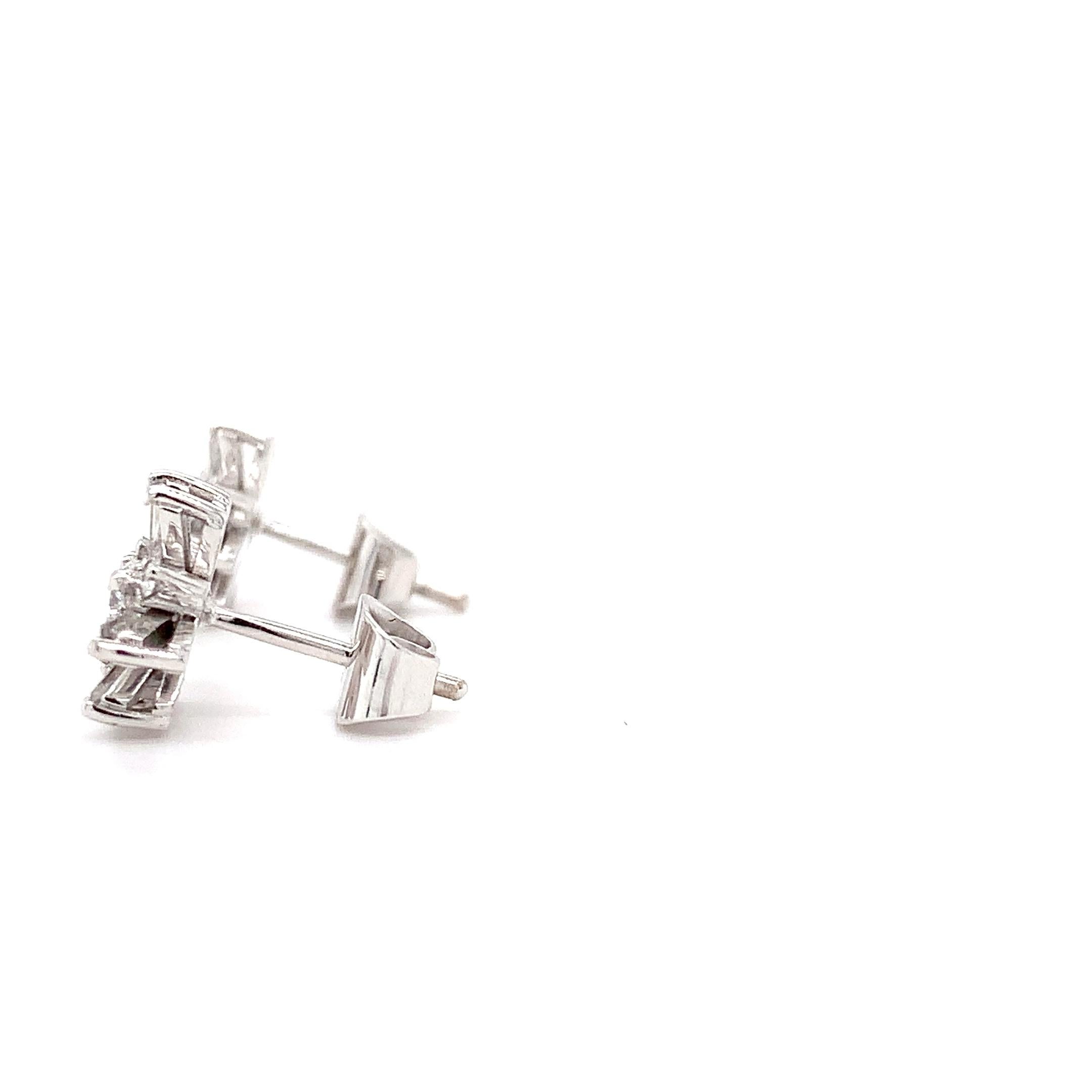 Women's Baguette and trillion diamond art deco stud earrings platinum For Sale