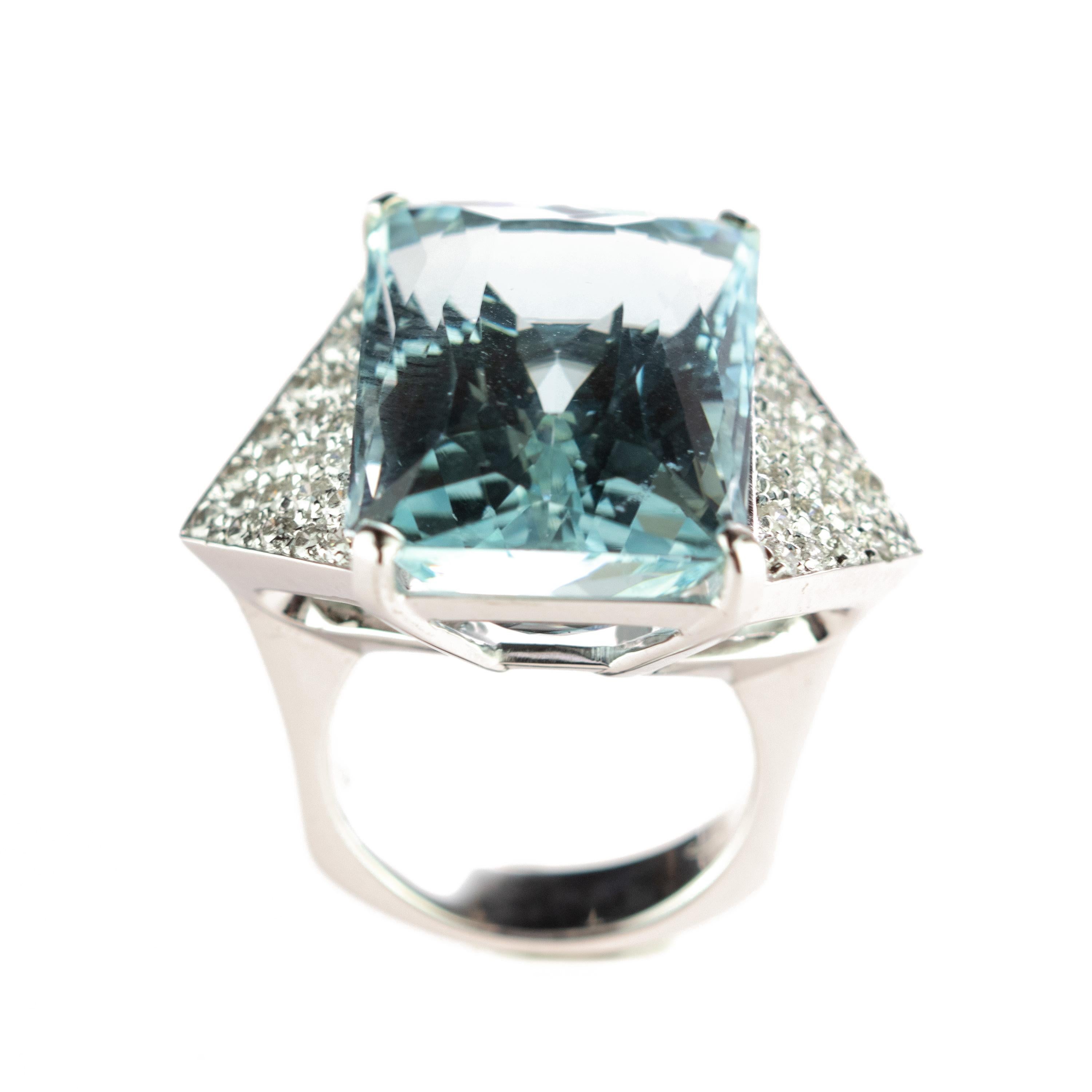 Baguette Aquamarine Diamond 18 Karat White Gold Cocktail Ring For Sale 8