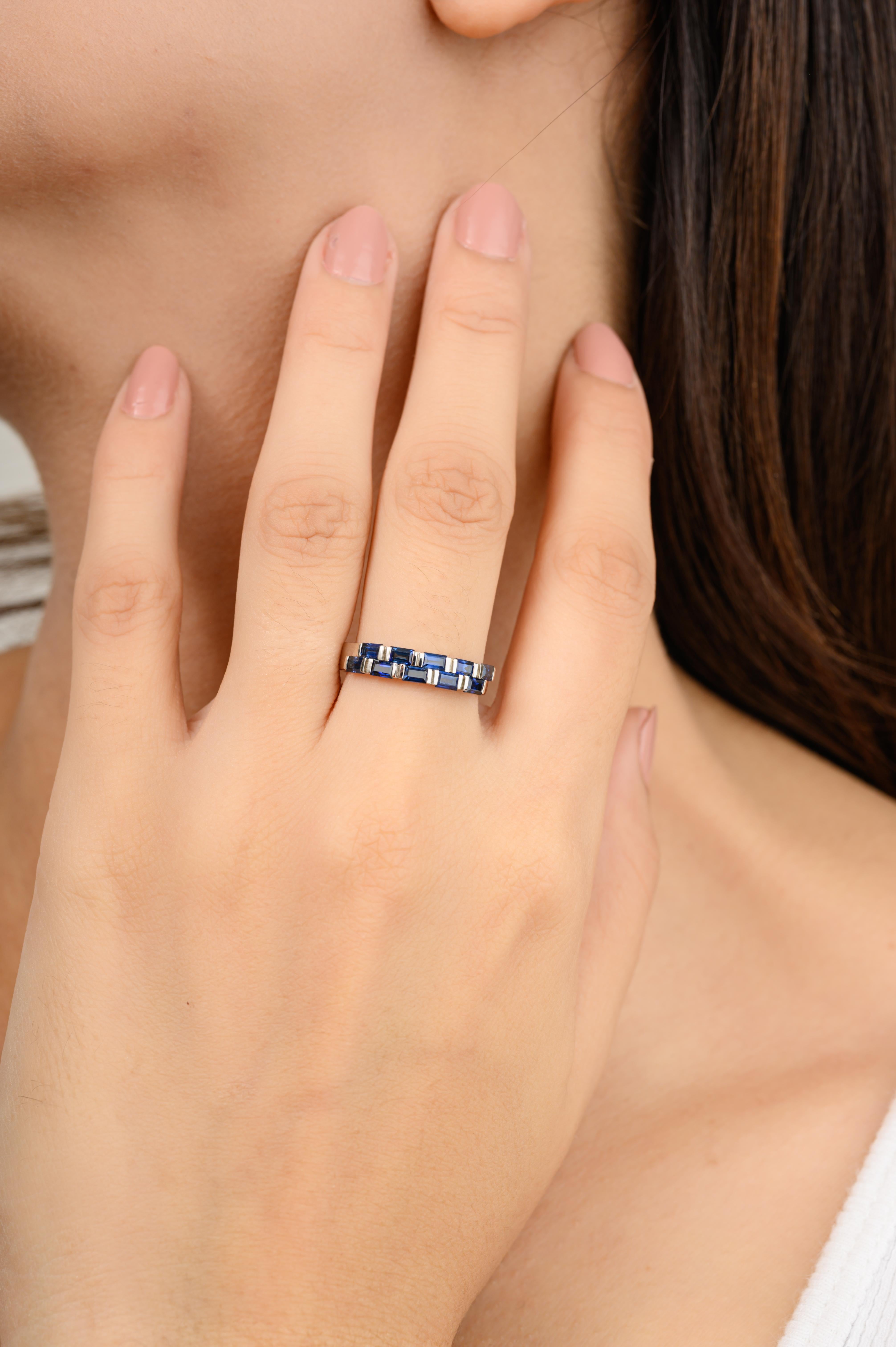En vente :  Baguette de saphir bleu Bague à barrette Cadeau pour elle en or blanc massif 18k 2