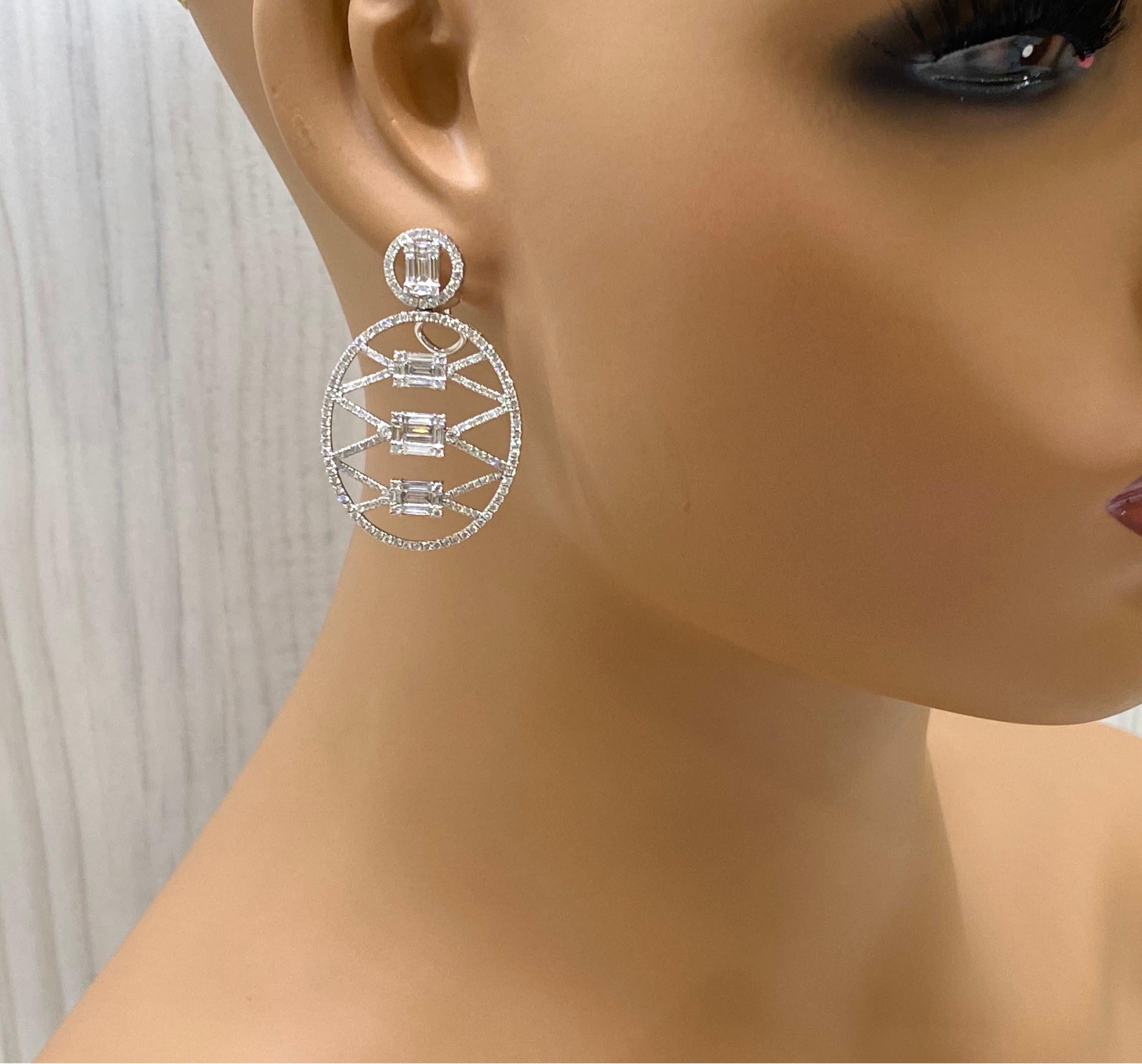 Boucles d'oreilles en diamant de 3,85 carats, taille baguette et brillant, style treillis Excellent état - En vente à New York, NY