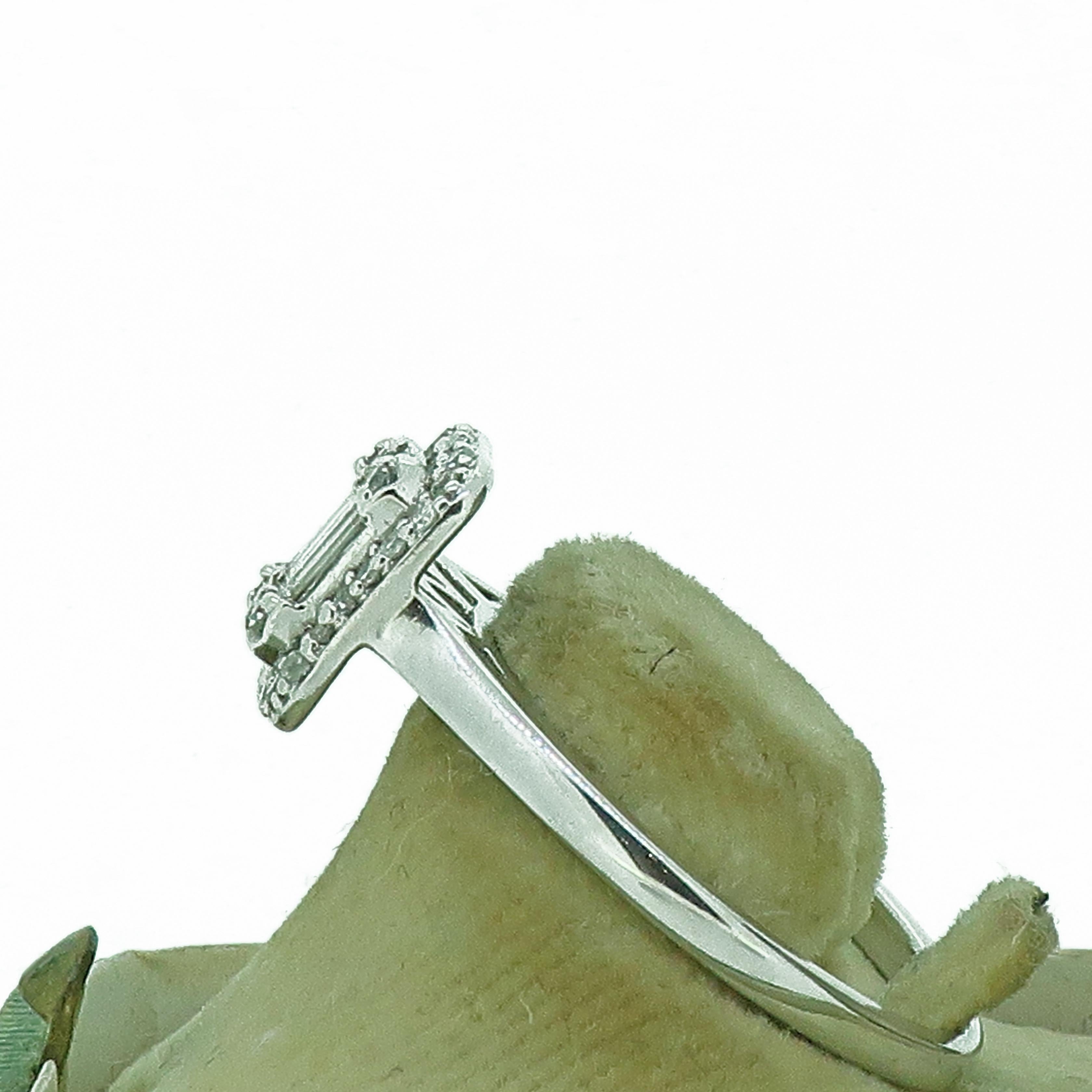 Baguette & Brilliant Cut Diamond Cluster Ring 18 Karat White Gold In Good Condition In East Grinstead, GB