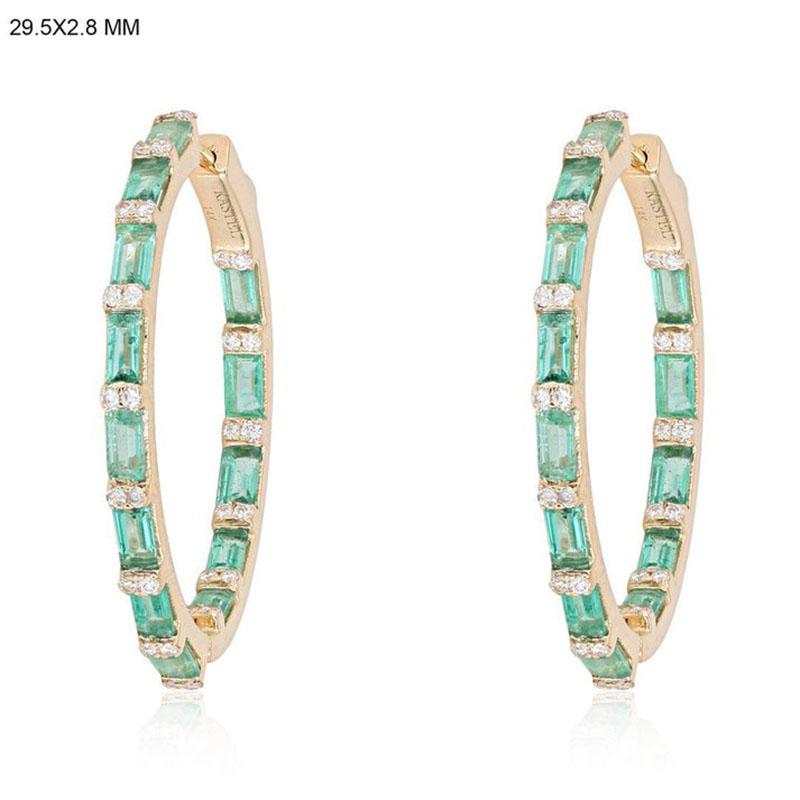 Pendientes de aro de diamantes en oro amarillo de 14 quilates con estallido de baguette Corte baguette en venta