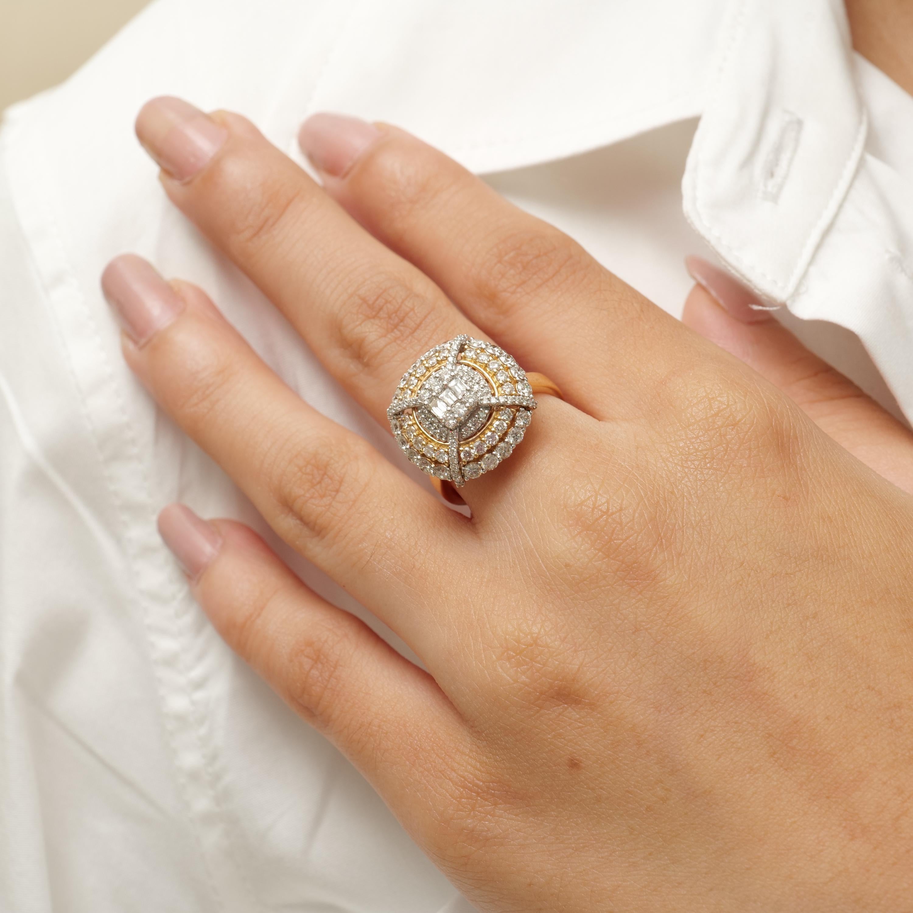 Baguette-Cluster-Diamantring aus 14 Karat massivem Gold (zertifiziert) (Rundschliff) im Angebot