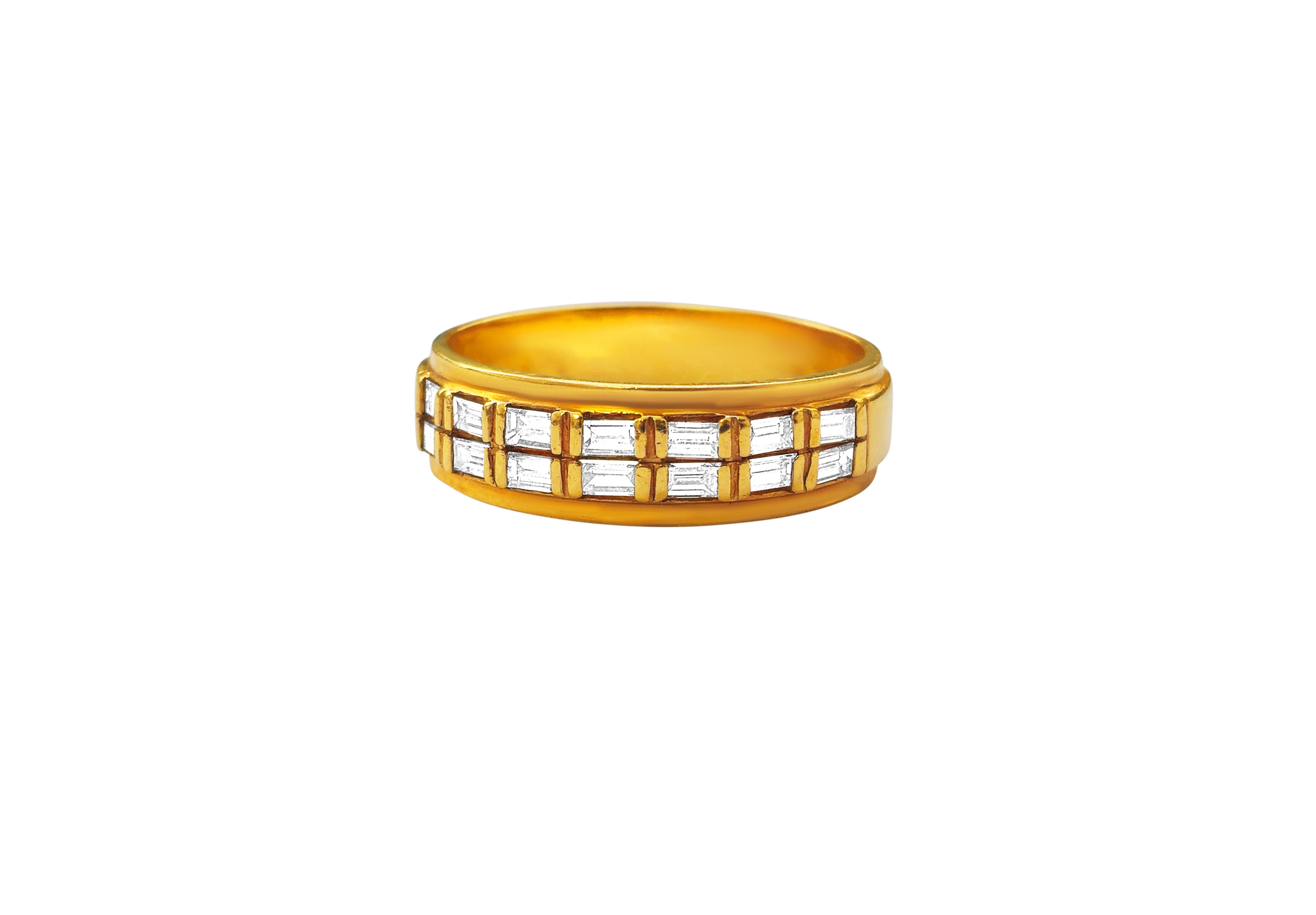 Taglio baguette Anello con diamante taglio baguette da 1 centesimo in oro 14k in vendita