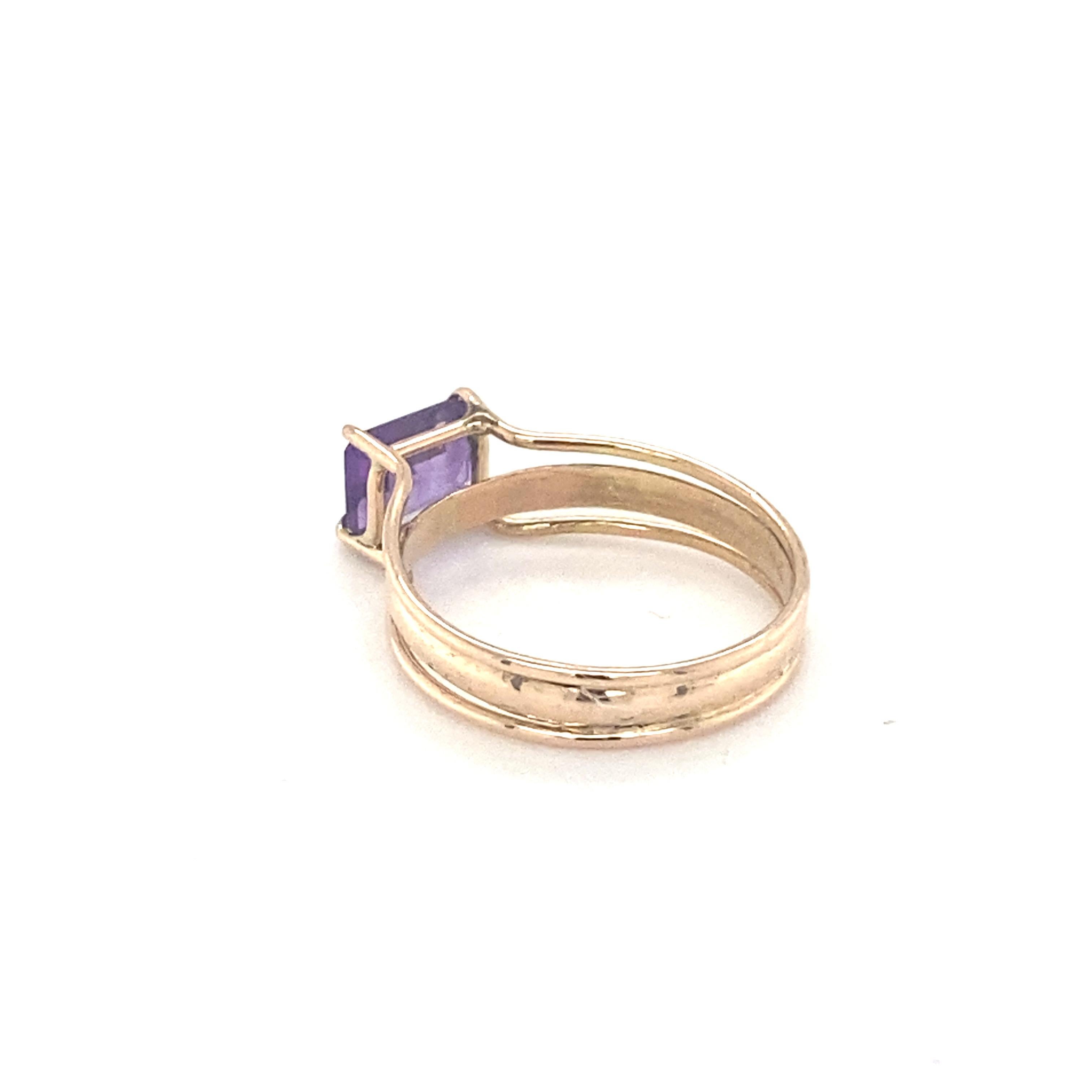 Baguette Cut Amethyst Yellow Gold Solitaire Ring For Sale 5