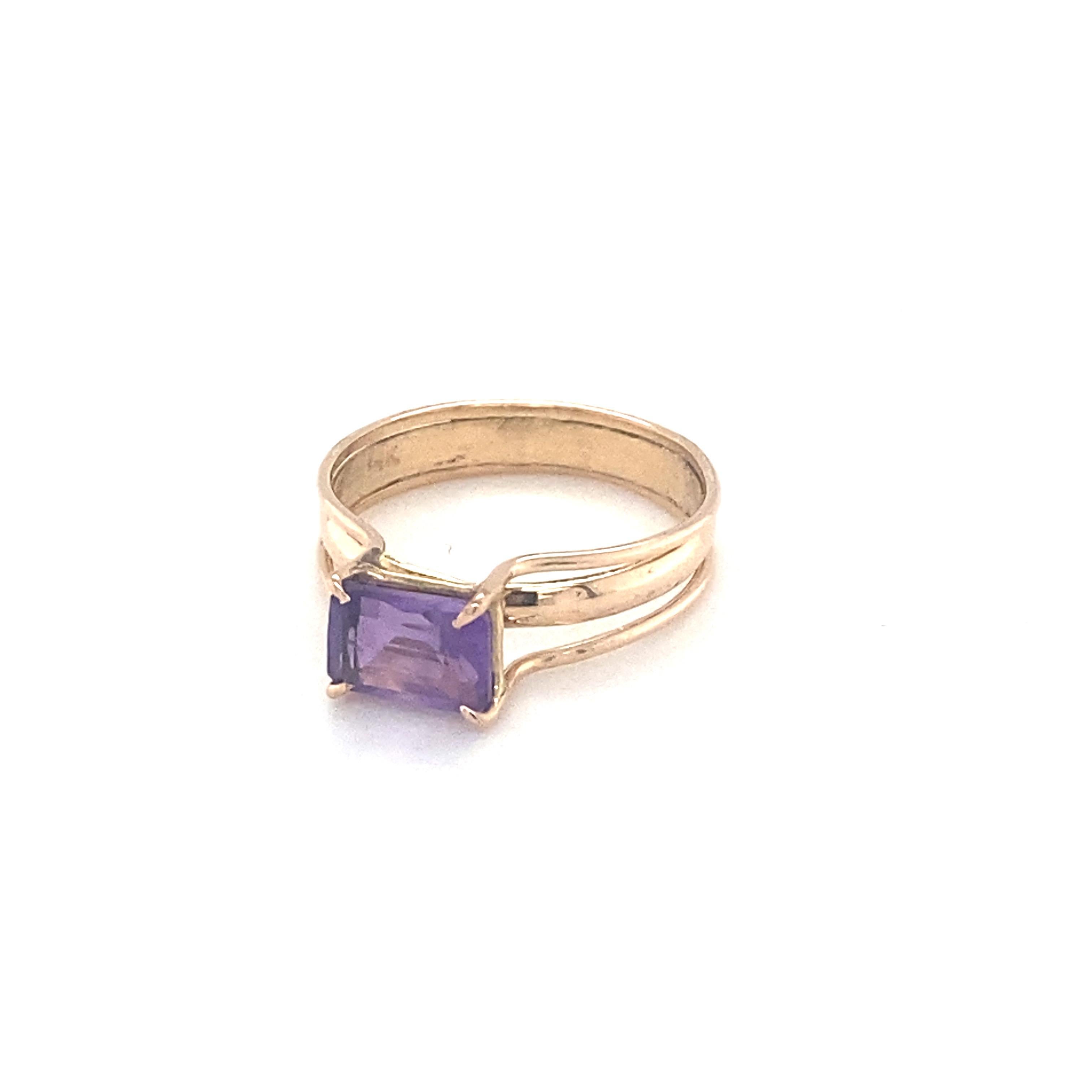 Baguette Cut Amethyst Yellow Gold Solitaire Ring For Sale 12