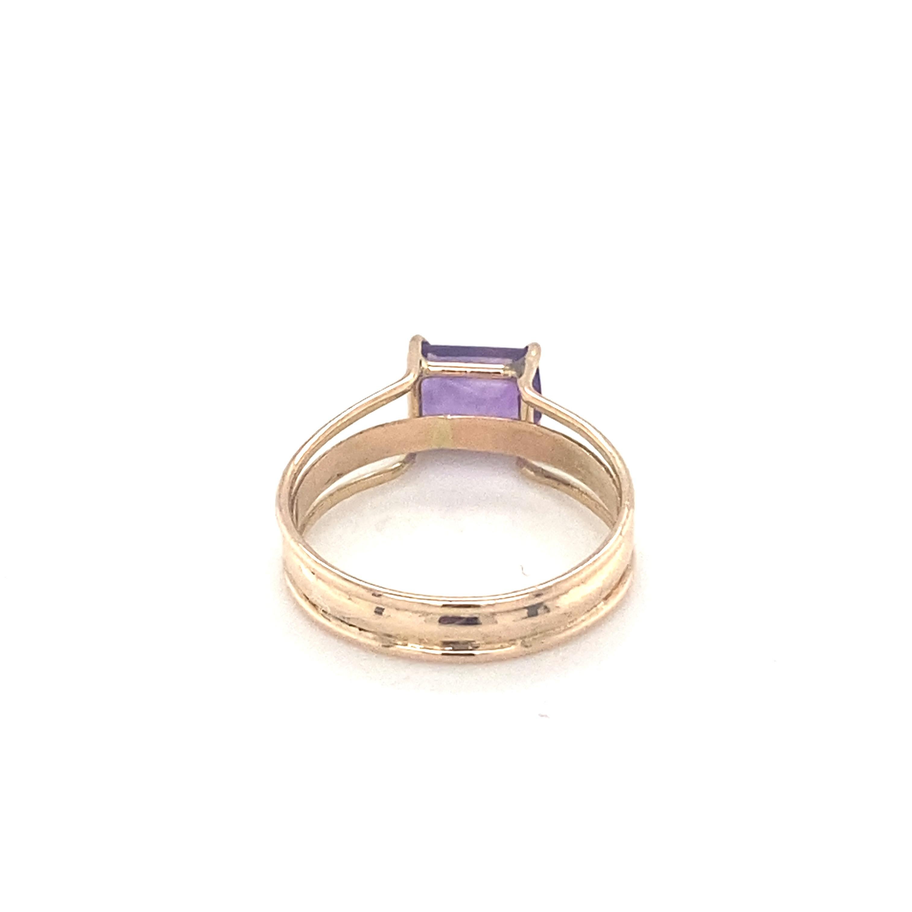 Baguette Cut Amethyst Yellow Gold Solitaire Ring For Sale 4