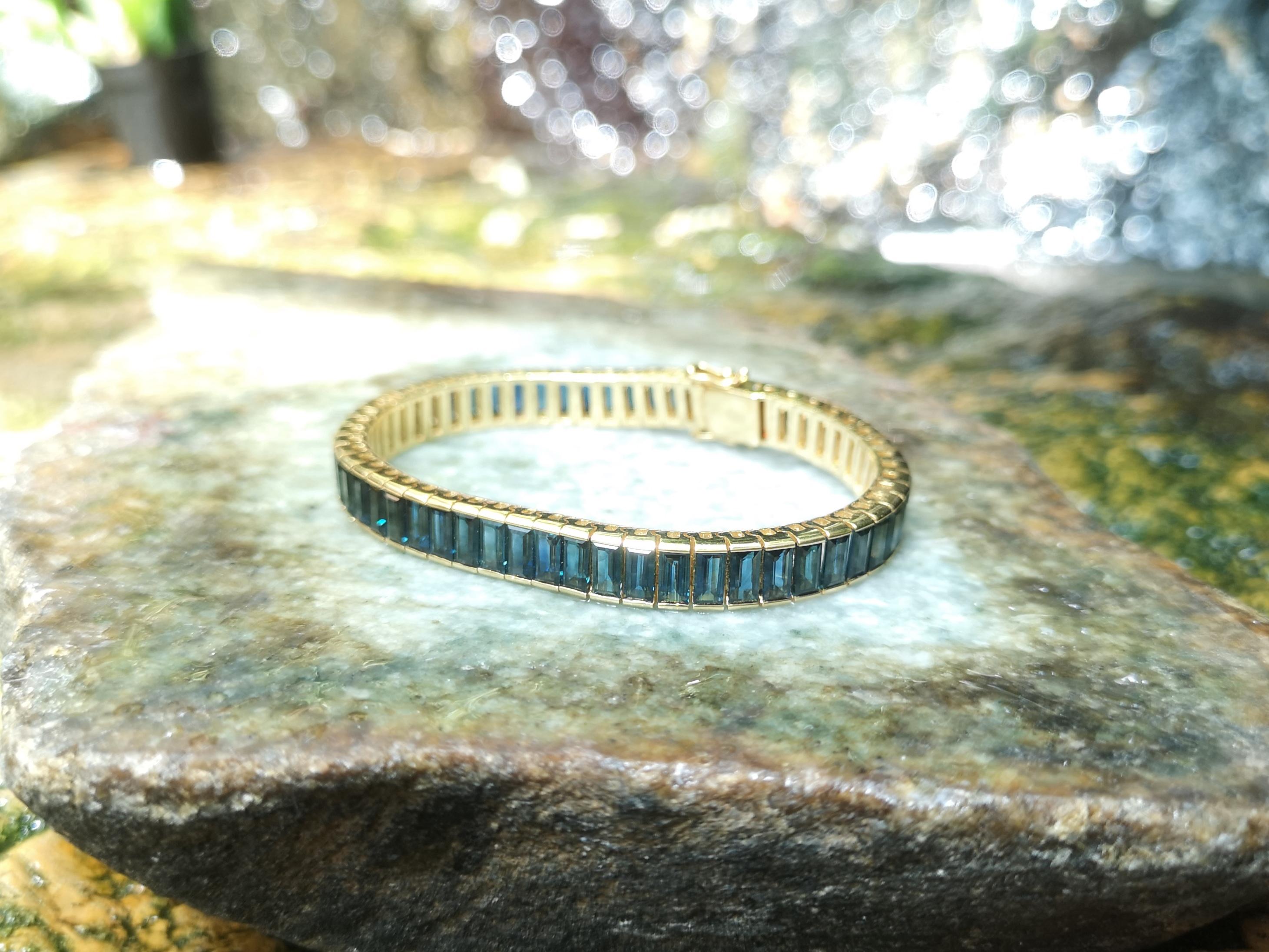 Baguette Cut Blue Sapphire Bracelet Set in 18 Karat Gold Settings 1