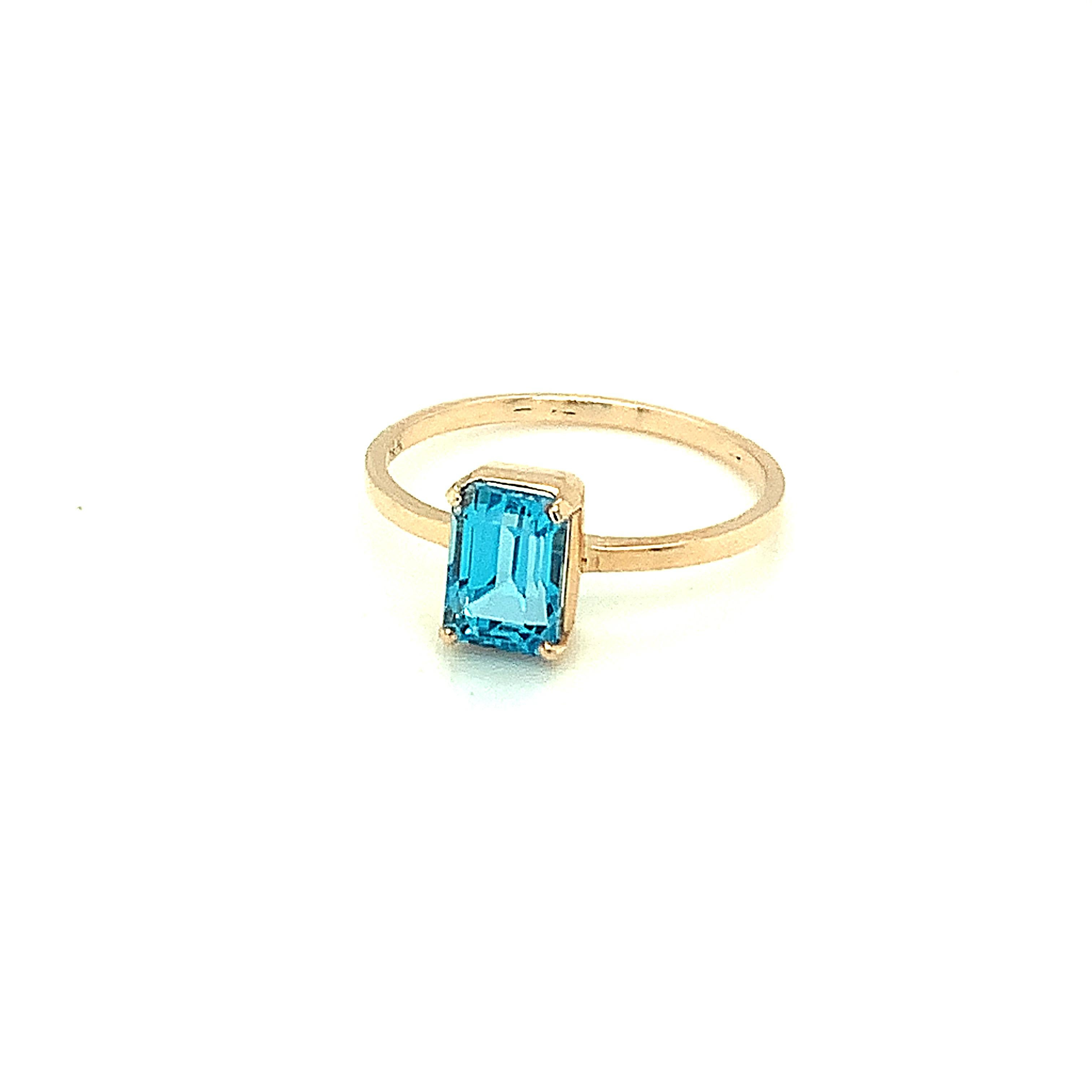 Bague en or jaune 14k avec topaze bleue taillée en baguette en vente 5