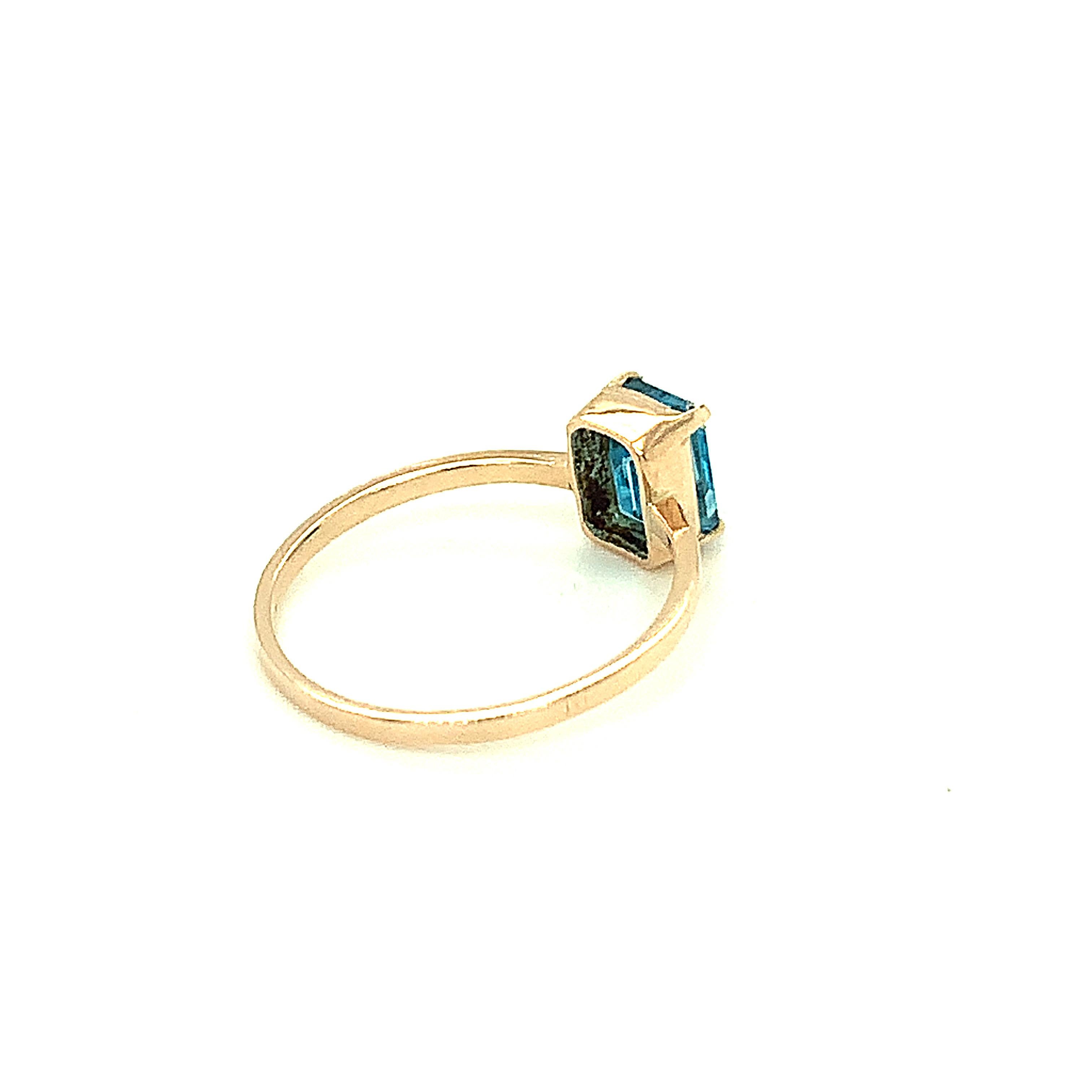 Baguette Cut Blue Topaz 14k Yellow Gold Ring For Sale 7