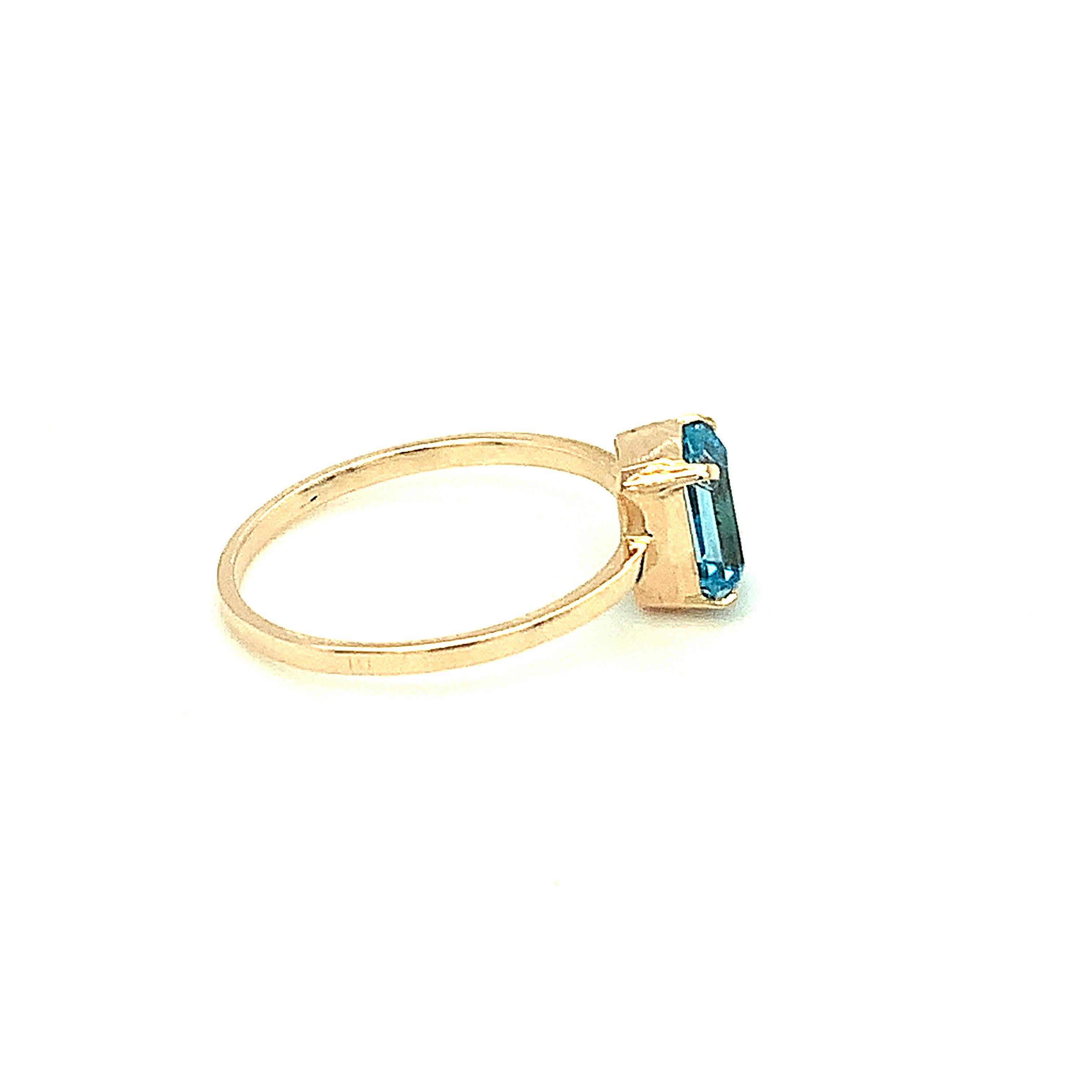 Baguette Cut Blue Topaz 14k Yellow Gold Ring For Sale 8